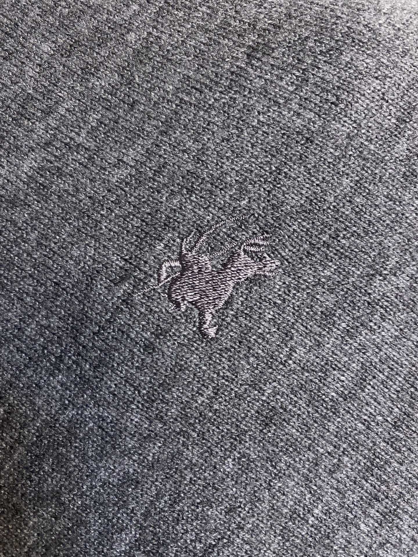 🌟🌟BBR，B家刺绣战马标打单衫毛衣

这款毛衣是进口羊毛羊绒混纺面料！穿着舒适不扎人，男女老少跨度大的