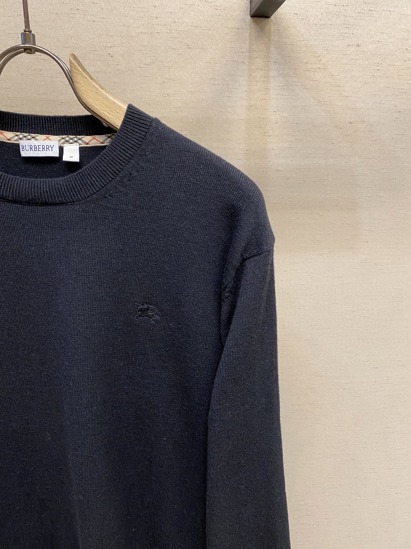 🌟🌟BBR，B家刺绣战马标打单衫毛衣

这款毛衣是进口羊毛羊绒混纺面料！穿着舒适不扎人，男女老少跨度大的