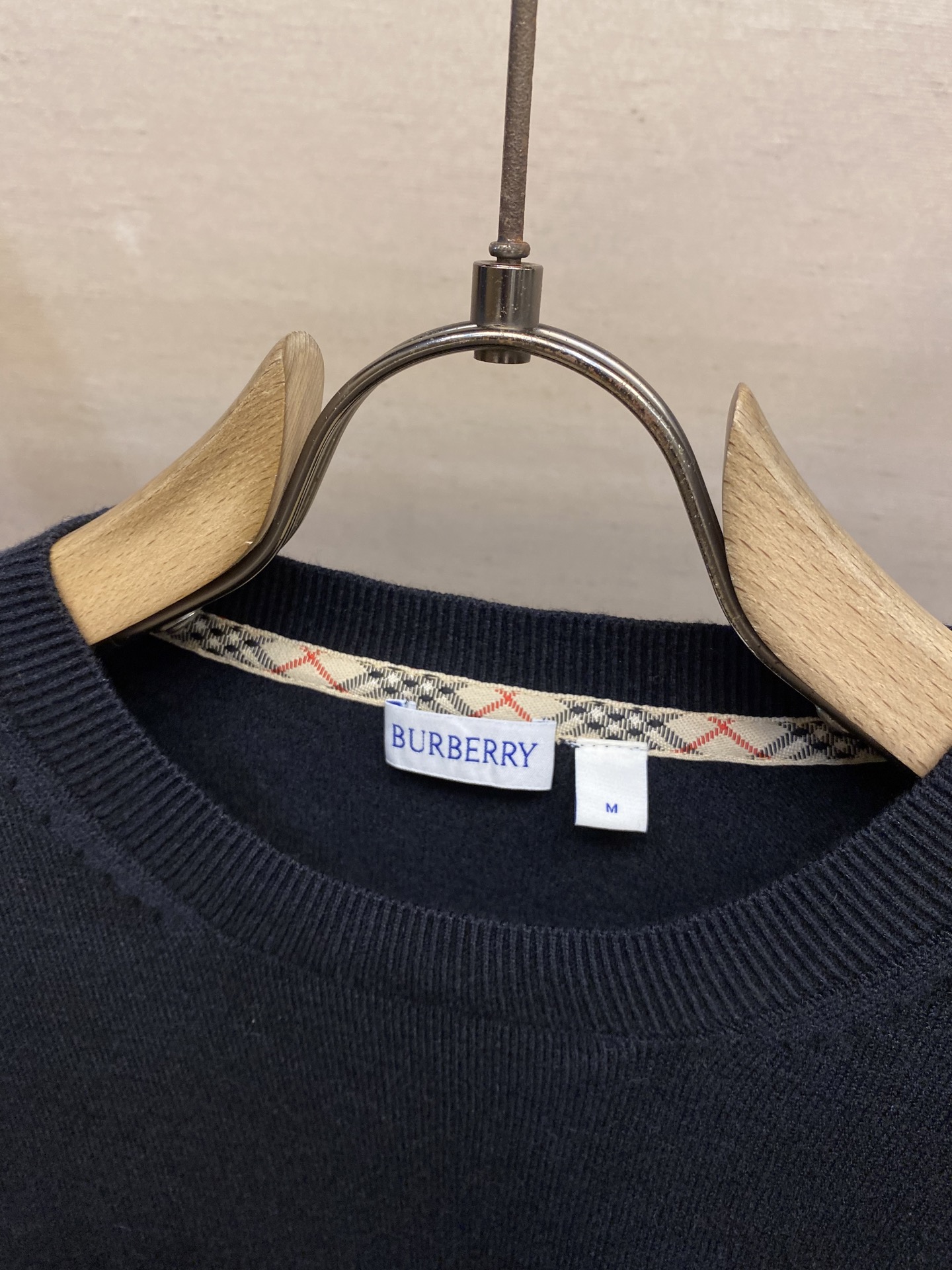 🌟🌟BBR，B家刺绣战马标打单衫毛衣

这款毛衣是进口羊毛羊绒混纺面料！穿着舒适不扎人，男女老少跨度大的