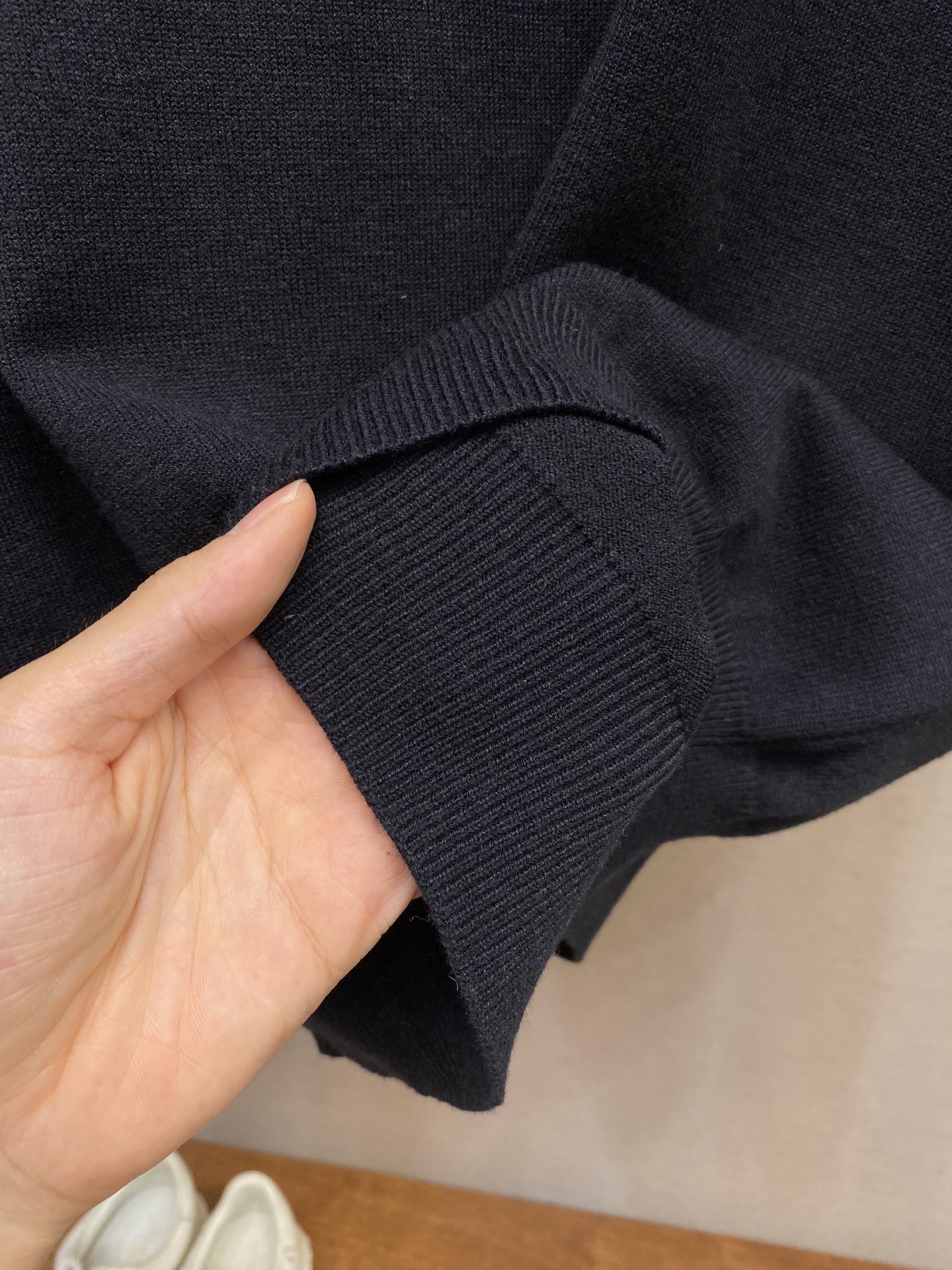 🌟🌟BBR，B家刺绣战马标打单衫毛衣

这款毛衣是进口羊毛羊绒混纺面料！穿着舒适不扎人，男女老少跨度大的