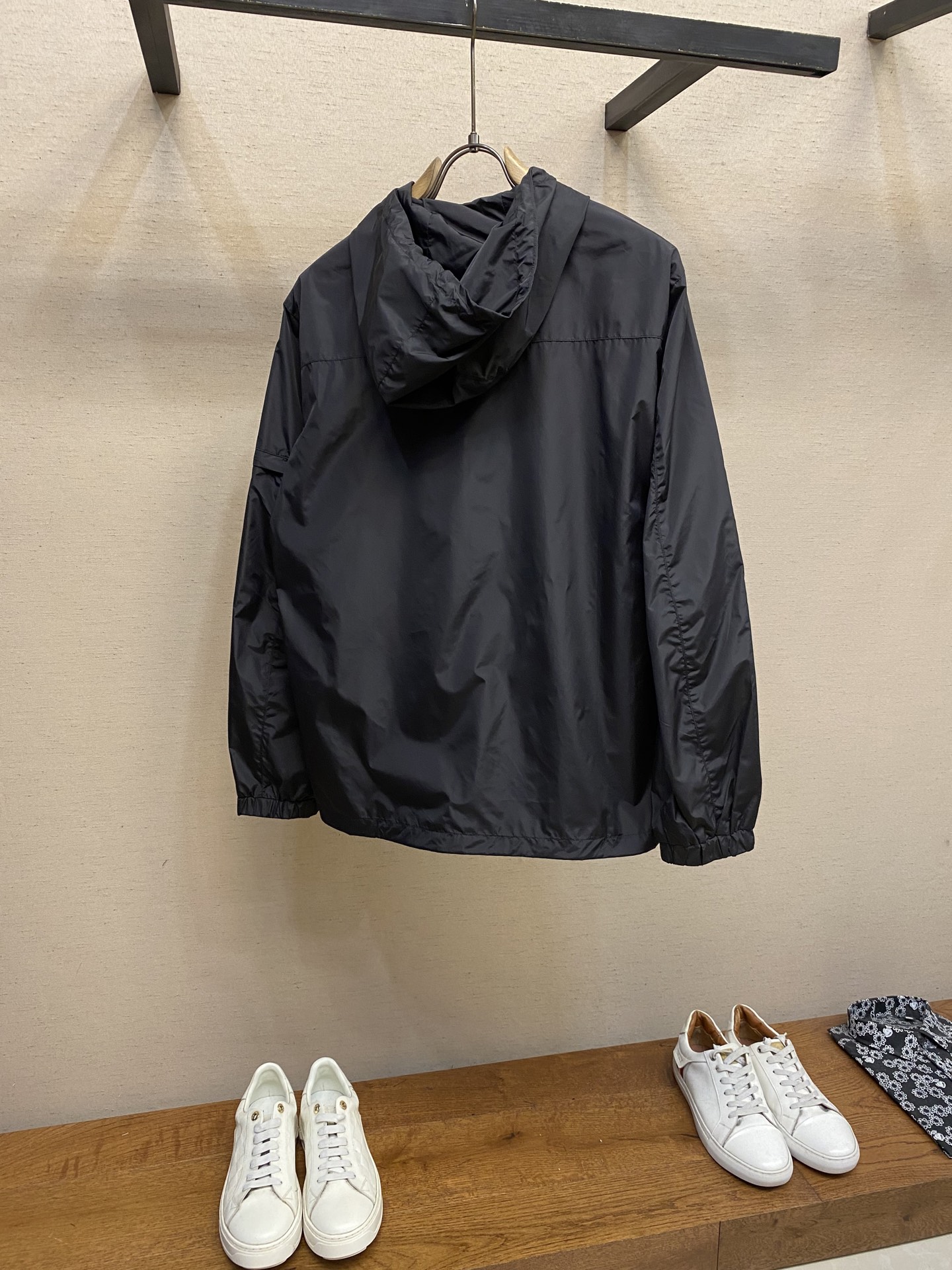 🌟🌟Prada、2025新款男士休闲定制夹克外套。穿上简约干练的休闲外套，瞬间重回时髦霸气，又是活力满满