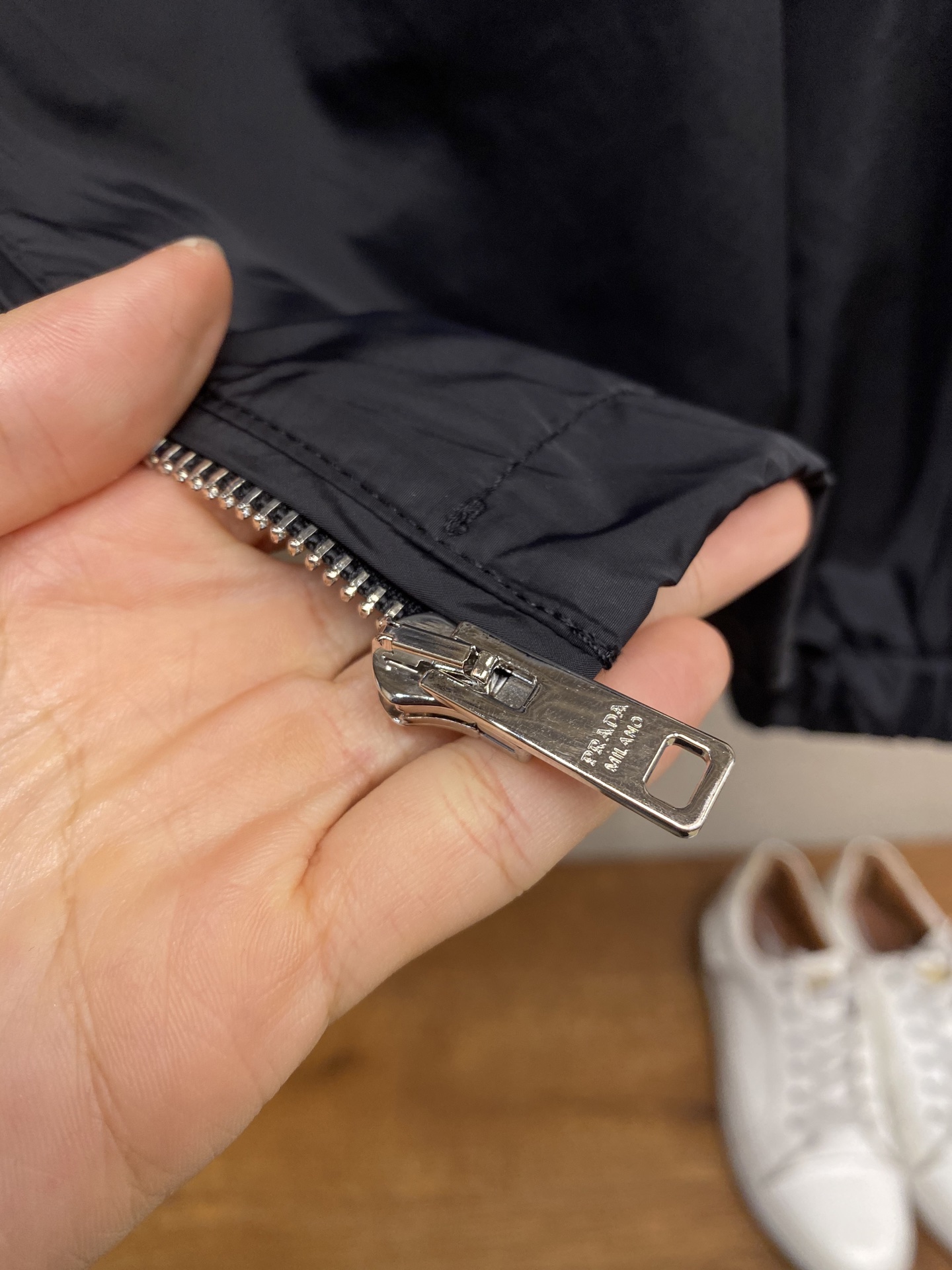 🌟🌟Prada、2025新款男士休闲定制夹克外套。穿上简约干练的休闲外套，瞬间重回时髦霸气，又是活力满满