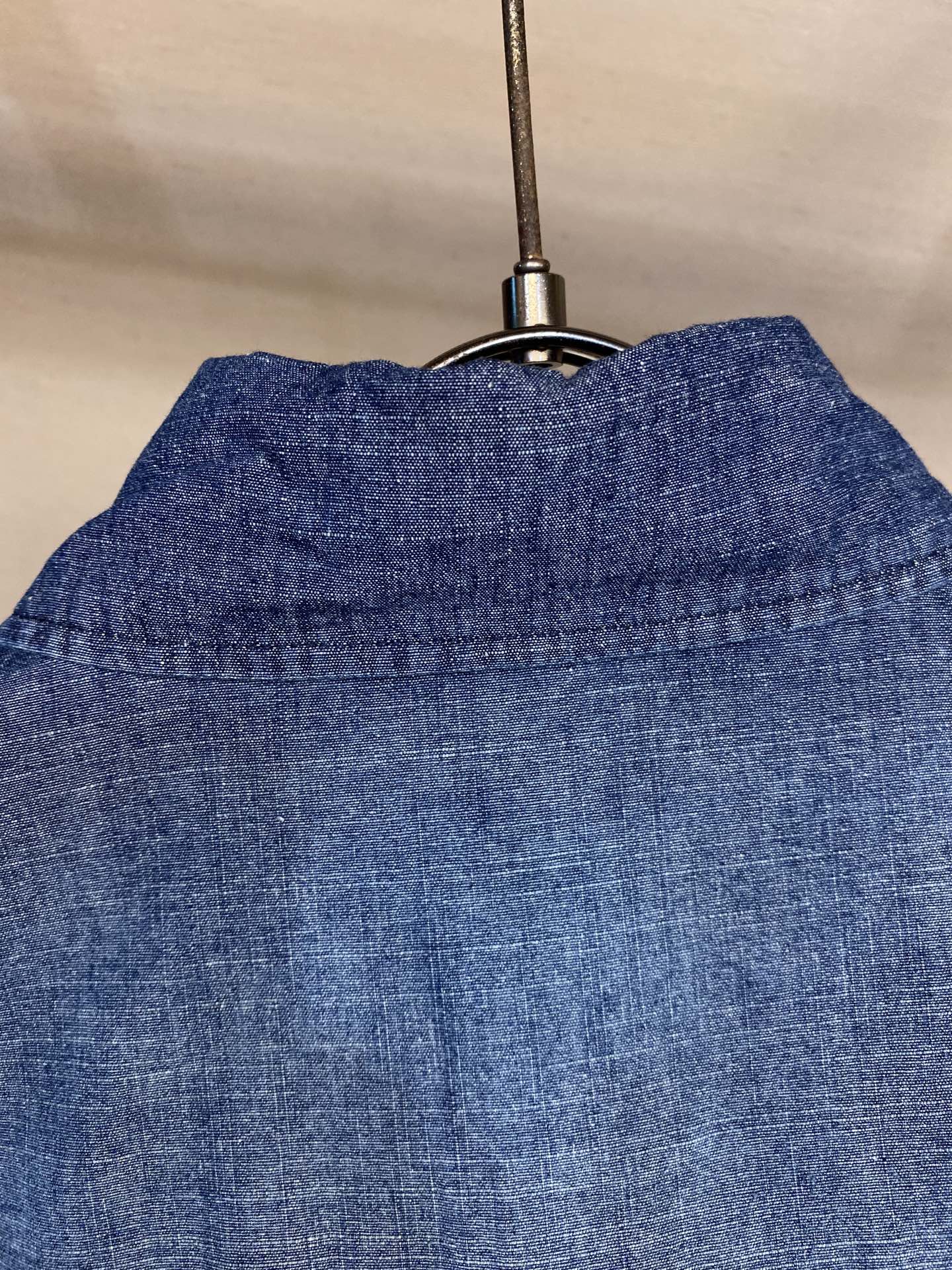 🌟🌟 Loewe Anagram 渐变刺绣口袋衬衫

定制优棉青年布贵织 轻盈坚韧 垂感爽滑 舒适贴肤 