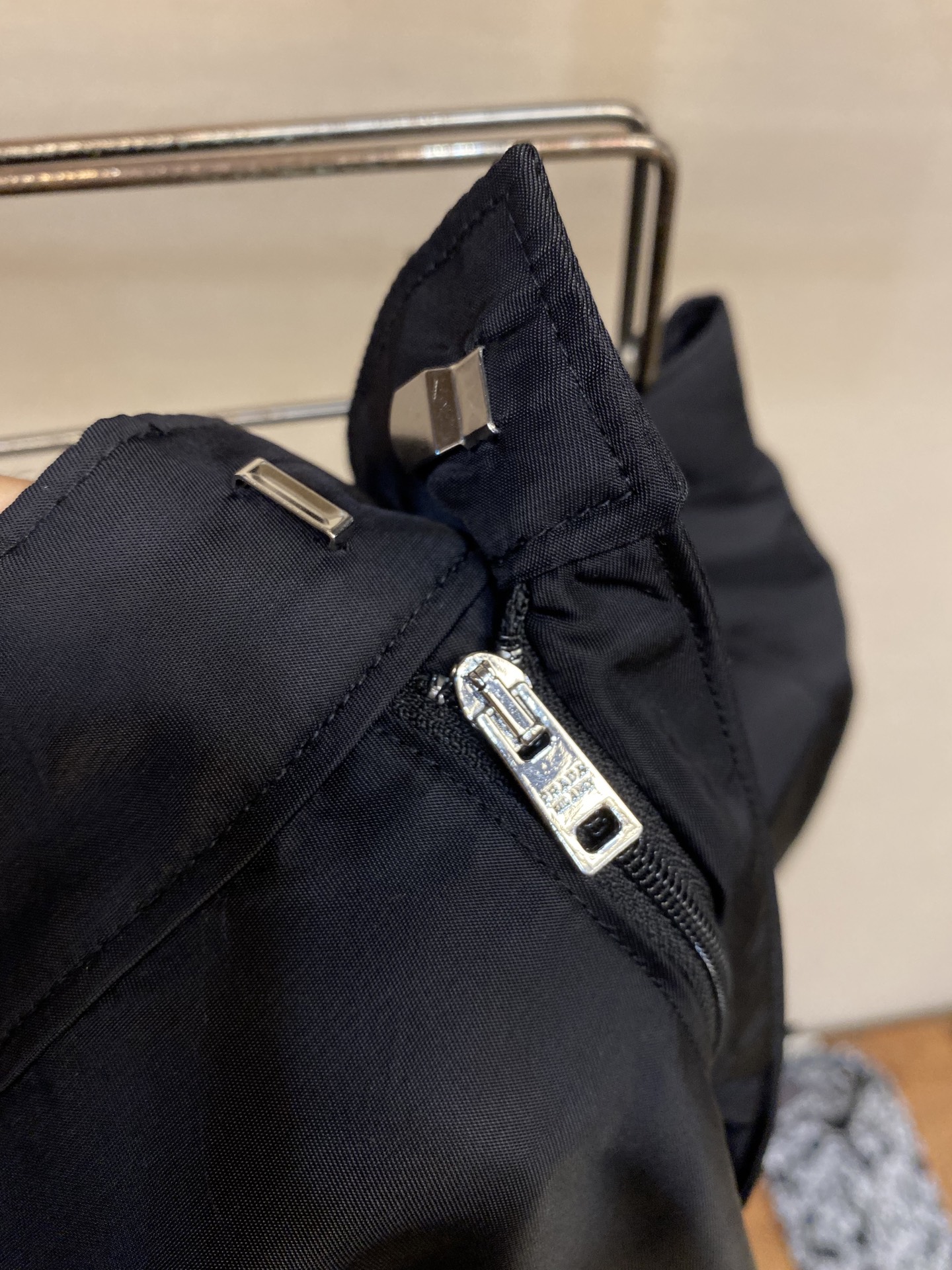 🌟🌟Prada、尼龙Re-Nylon机能工装、早春系列依旧经典的Nylon，面料柔软舒适。

尺码：S-