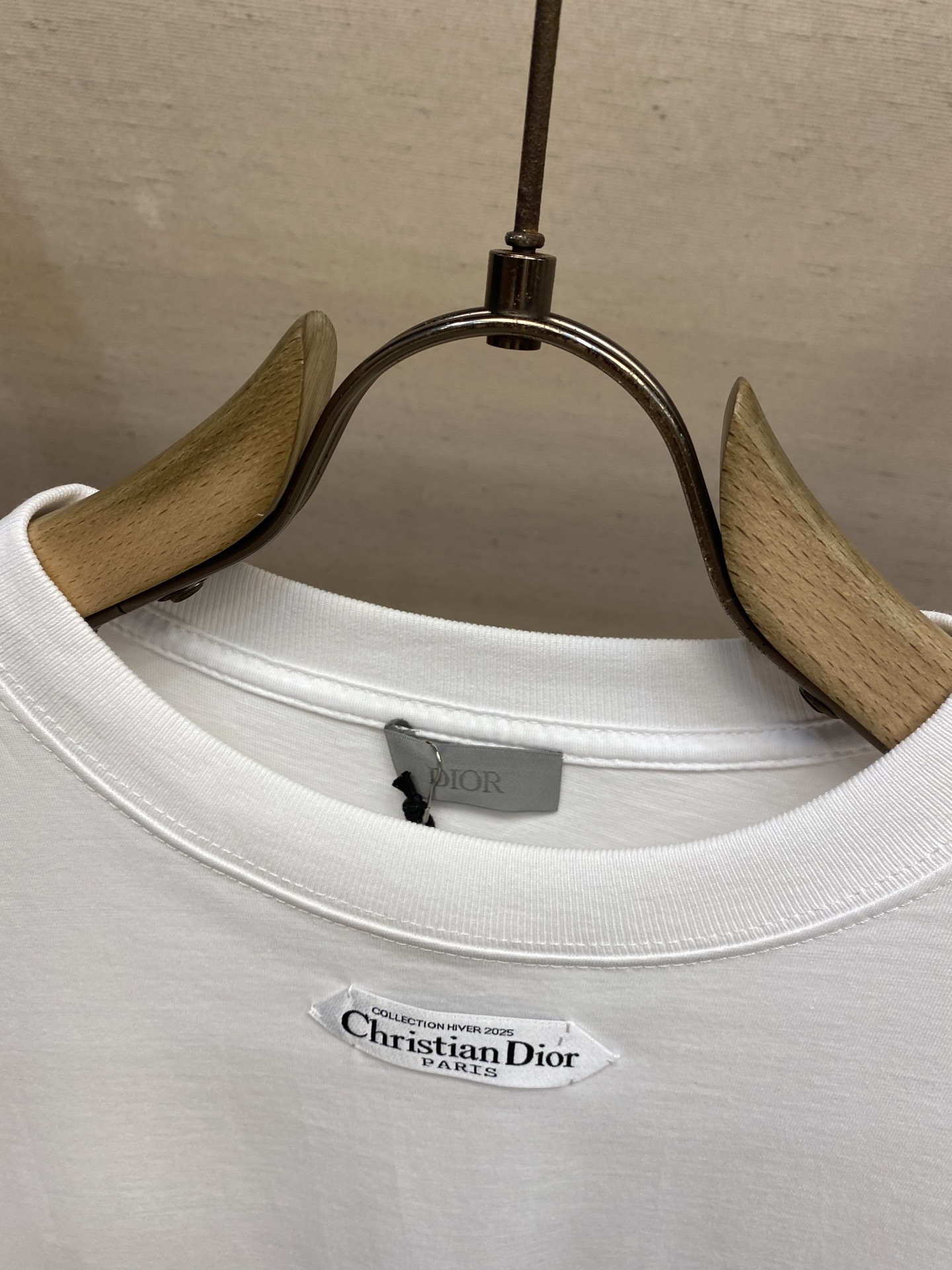 🌟🌟Dior，小标签圆领长袖发售色系：黑色、白色⚠️原,900购买；棉质平纹针织面料、胸前饰以小标签、罗