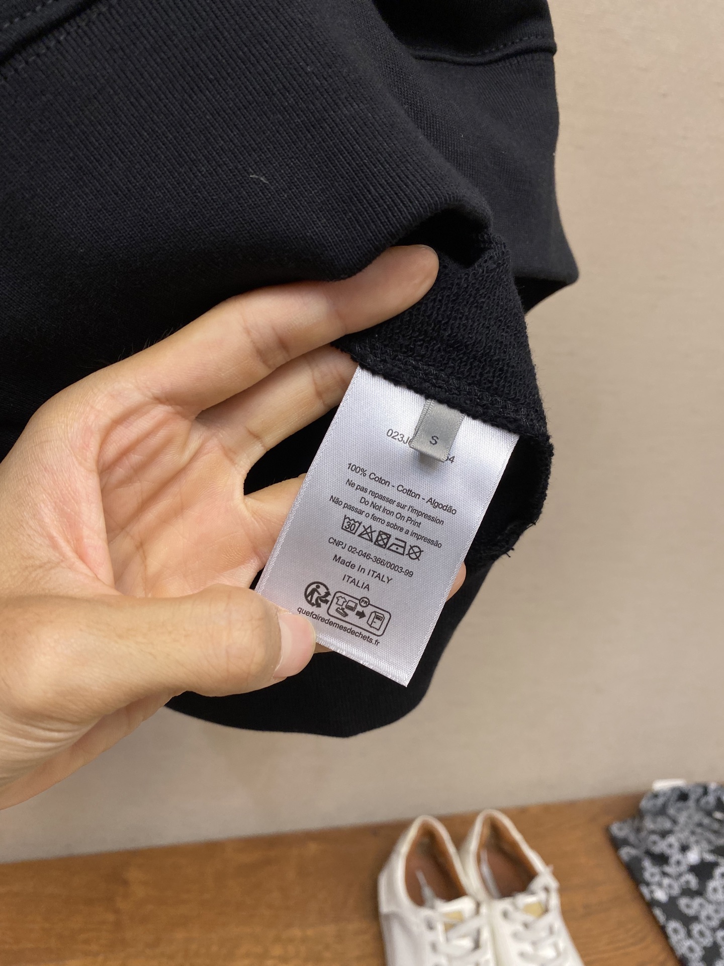 🌟🌟Dior，克里斯字母印花卫衣⚠️原¥6750购买；棉质绒鱼鳞面料、胸前饰以Dr Montaigne 