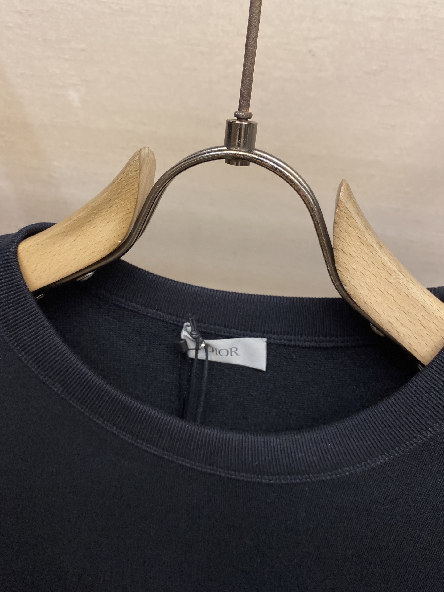 🌟🌟Dior，克里斯字母印花卫衣⚠️原¥6750购买；棉质绒鱼鳞面料、胸前饰以Dr Montaigne 