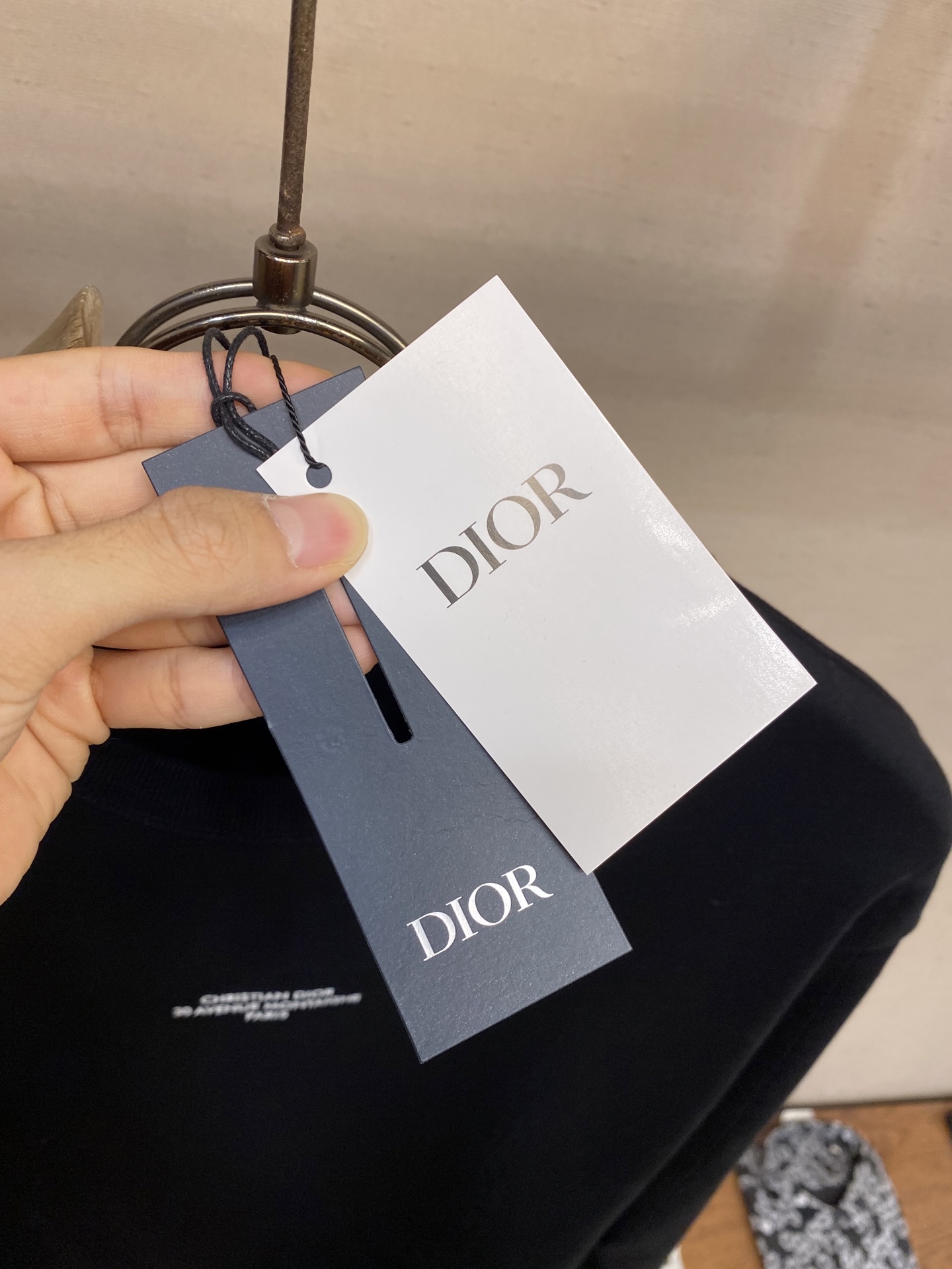 🌟🌟Dior，克里斯字母印花卫衣⚠️原¥6750购买；棉质绒鱼鳞面料、胸前饰以Dr Montaigne 