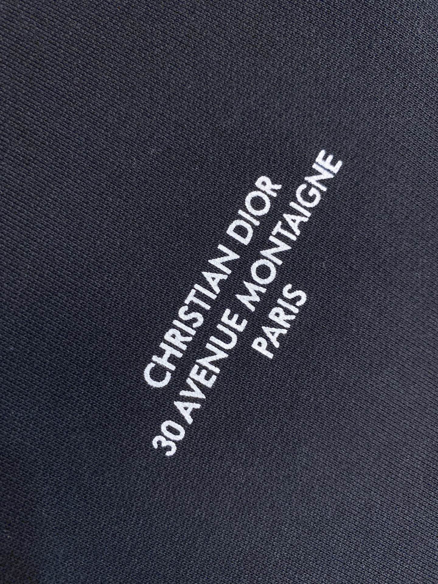 🌟🌟Dior，克里斯字母印花卫衣⚠️原¥6750购买；棉质绒鱼鳞面料、胸前饰以Dr Montaigne 