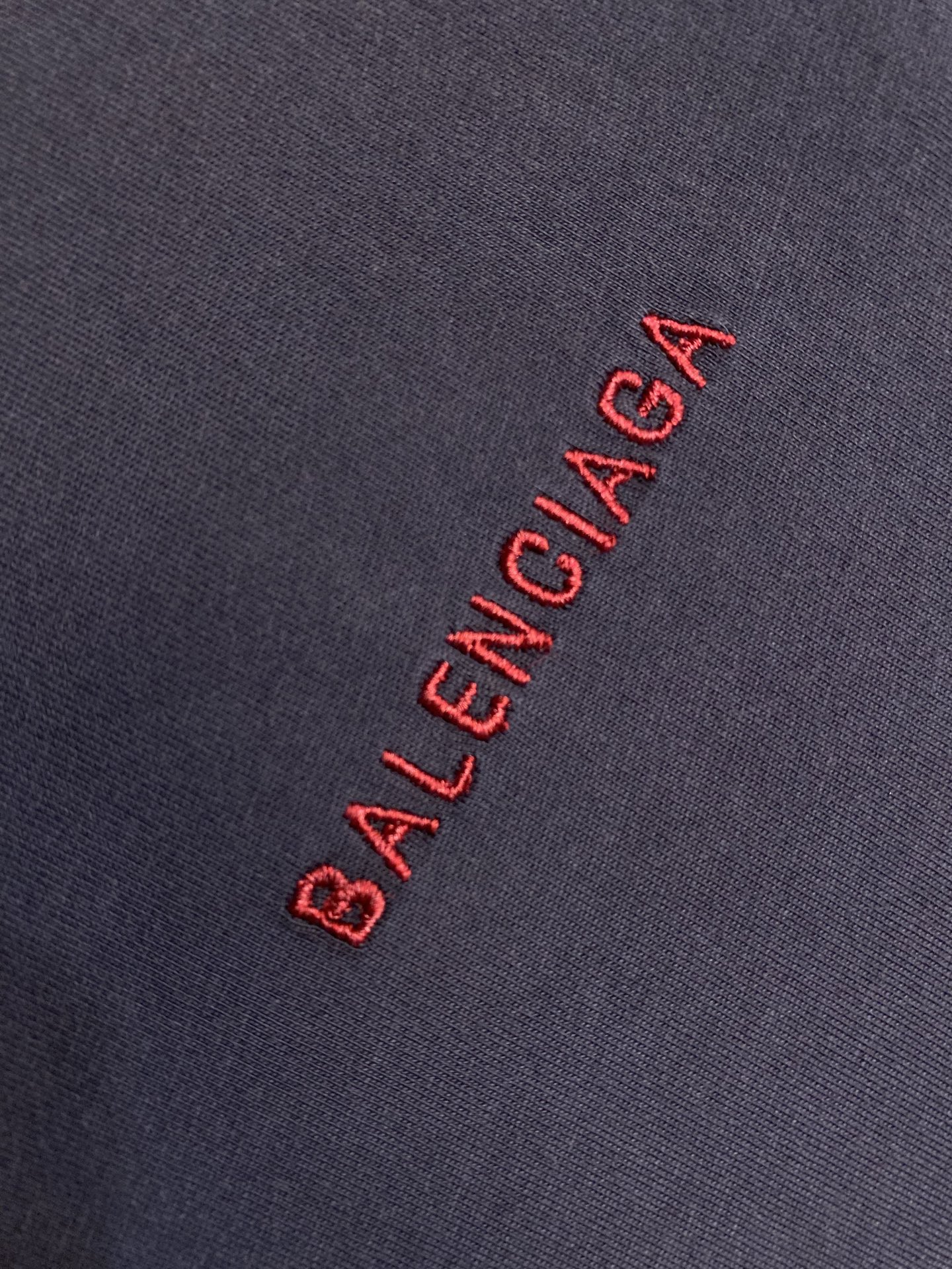 🌟🌟Balenciaga、红字母刺绣圆领短袖⚠️原,500购买；平纹针织面料、中号版型、圆领短袖、正面和