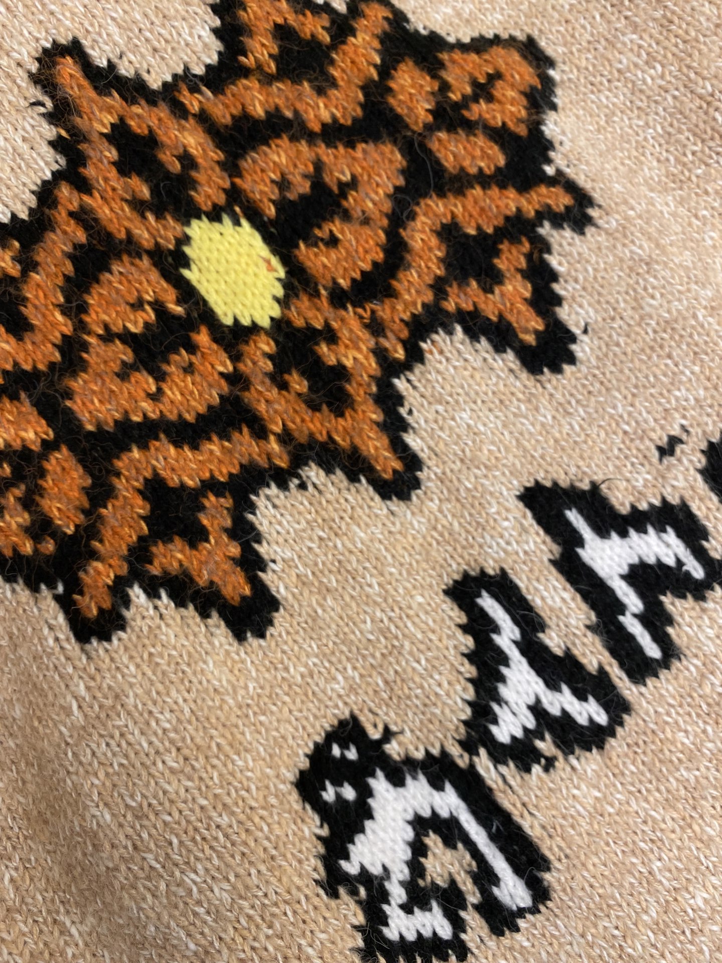 🌟🌟1V、路易威登 Nigo联名龙虾拼纱羊毛针织拉链外套采用优质棉毛混纺面料制成，质地柔软舒适且富有弹性