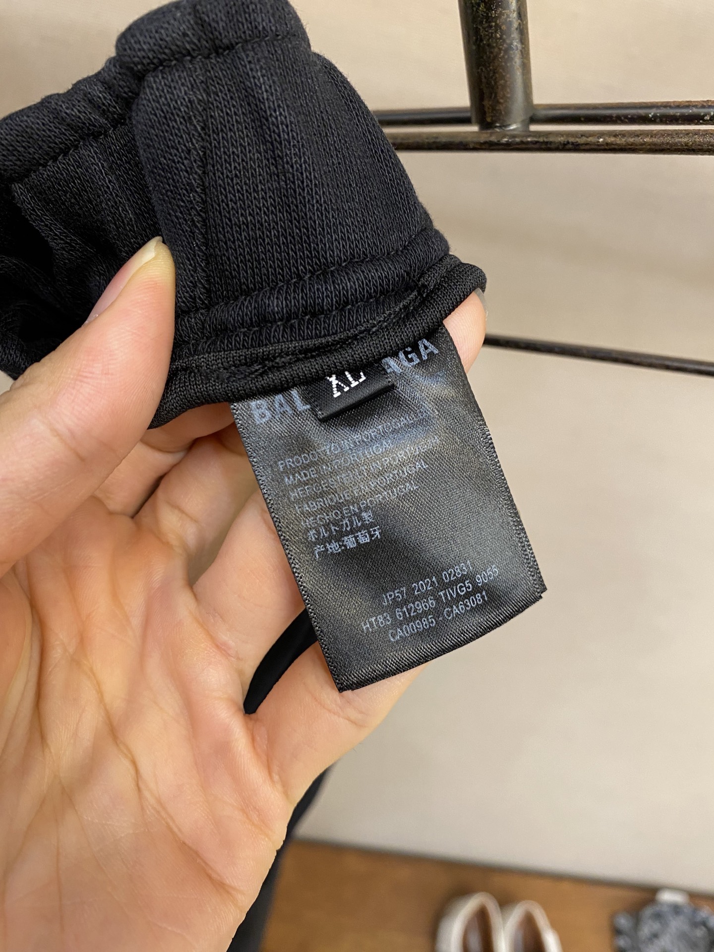 🌟🌟Balenciaga、男士休闲裤👍 最新款上身版型无敌正！绝对可以闭眼收的一款此款裤子非常百搭，弹力