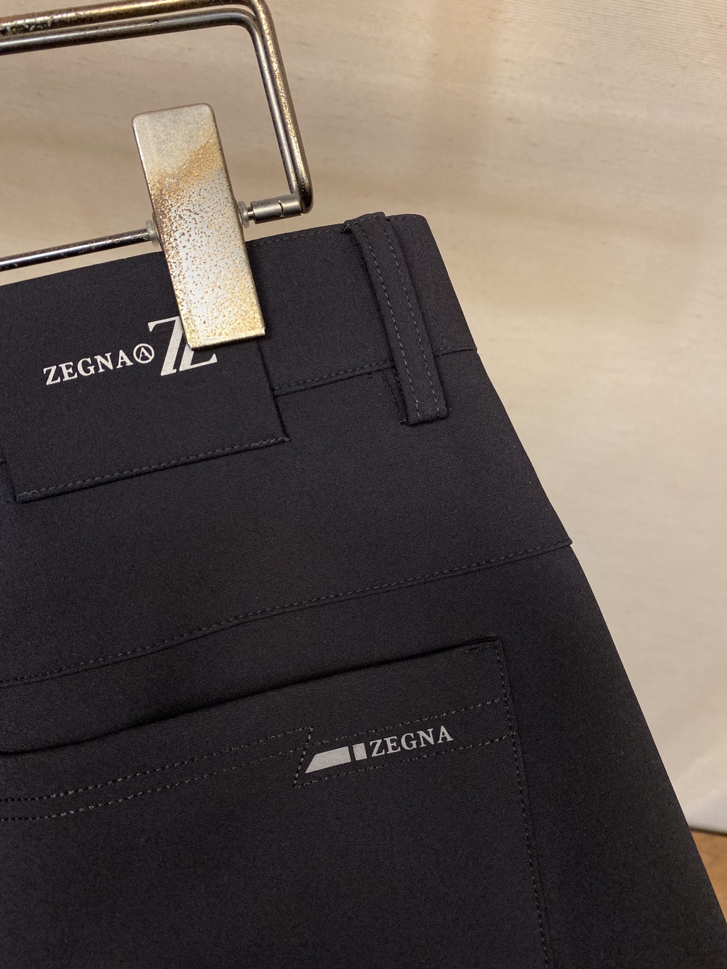 🌟🌟Zzegna，男士休闲裤👍 最新款上身版型无敌正！绝对可以闭眼收的一款此款裤子非常百搭，弹力腰围,日