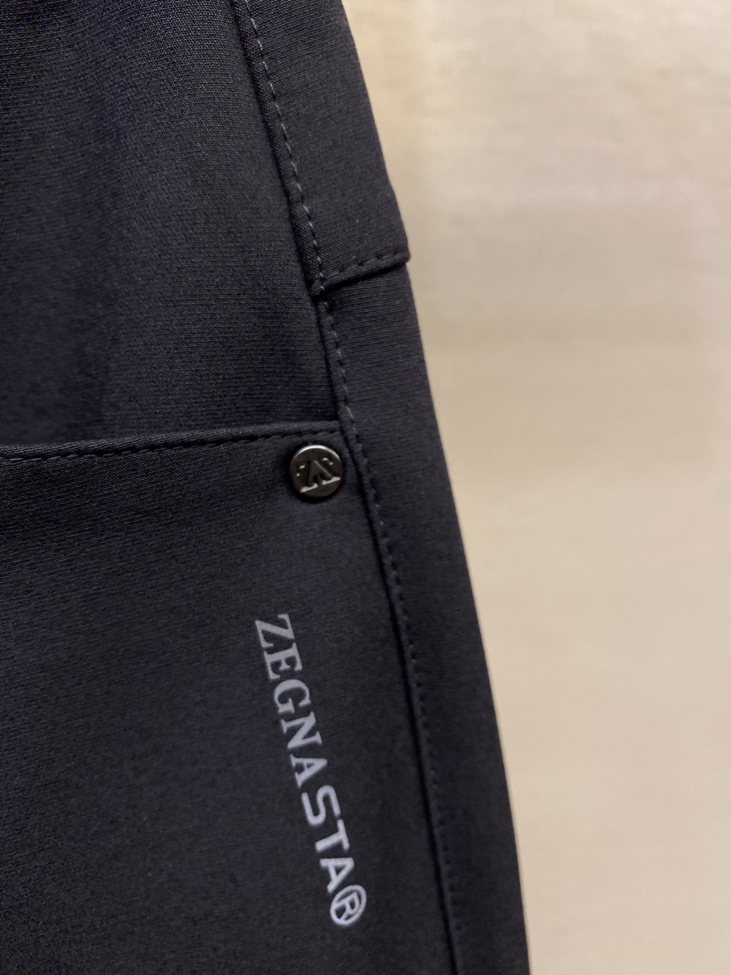 🌟🌟Zzegna，男士休闲裤👍 最新款上身版型无敌正！绝对可以闭眼收的一款此款裤子非常百搭，弹力腰围,日