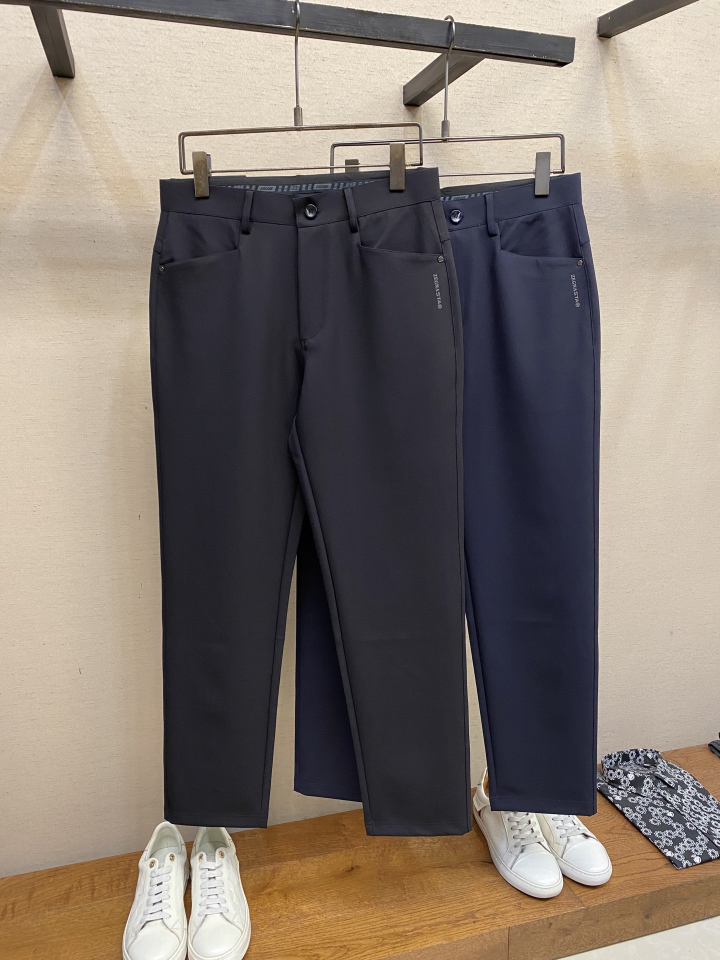 🌟🌟Zzegna，男士休闲裤👍 最新款上身版型无敌正！绝对可以闭眼收的一款此款裤子非常百搭，弹力腰围,日