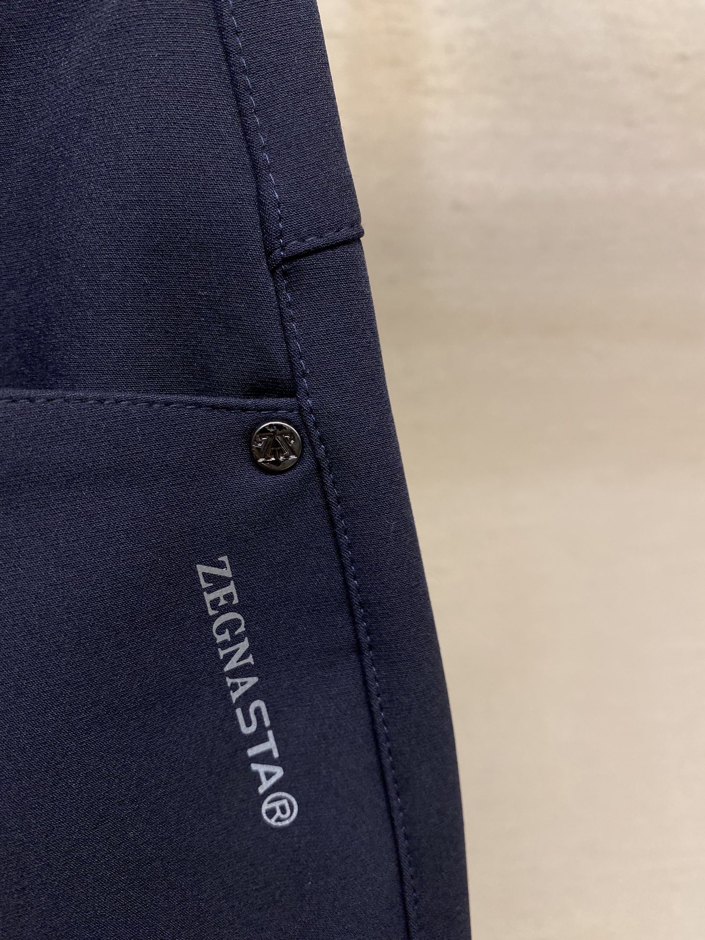 🌟🌟Zzegna，男士休闲裤👍 最新款上身版型无敌正！绝对可以闭眼收的一款此款裤子非常百搭，弹力腰围,日