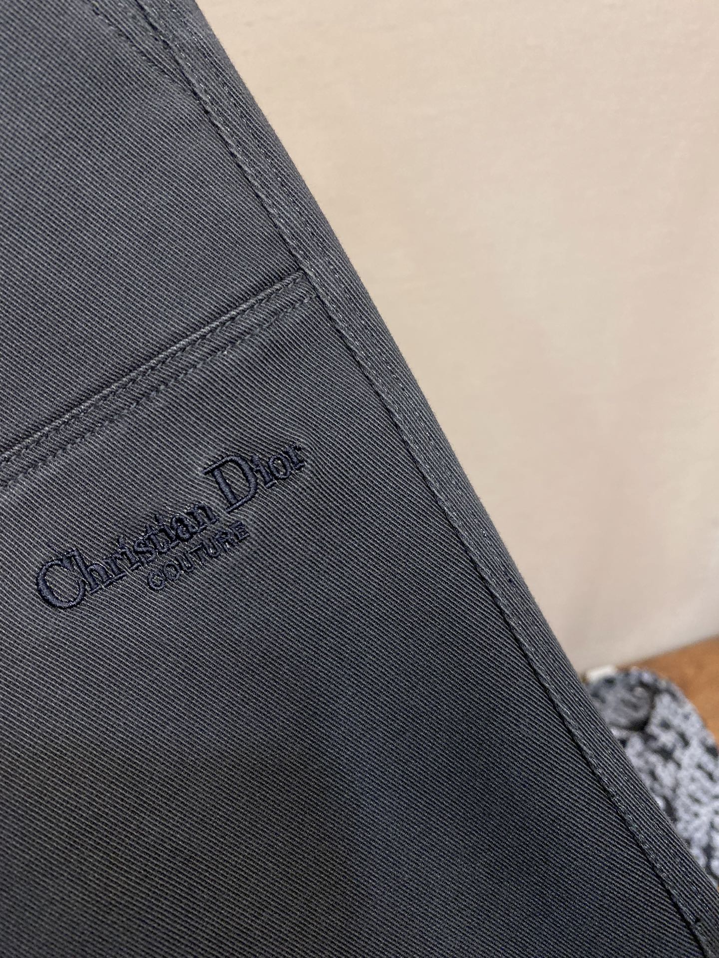 🌟🌟Dior，男士休闲裤👍 最新款上身版型无敌正！绝对可以闭眼收的一款此款裤子非常百搭，弹力腰围,日常上