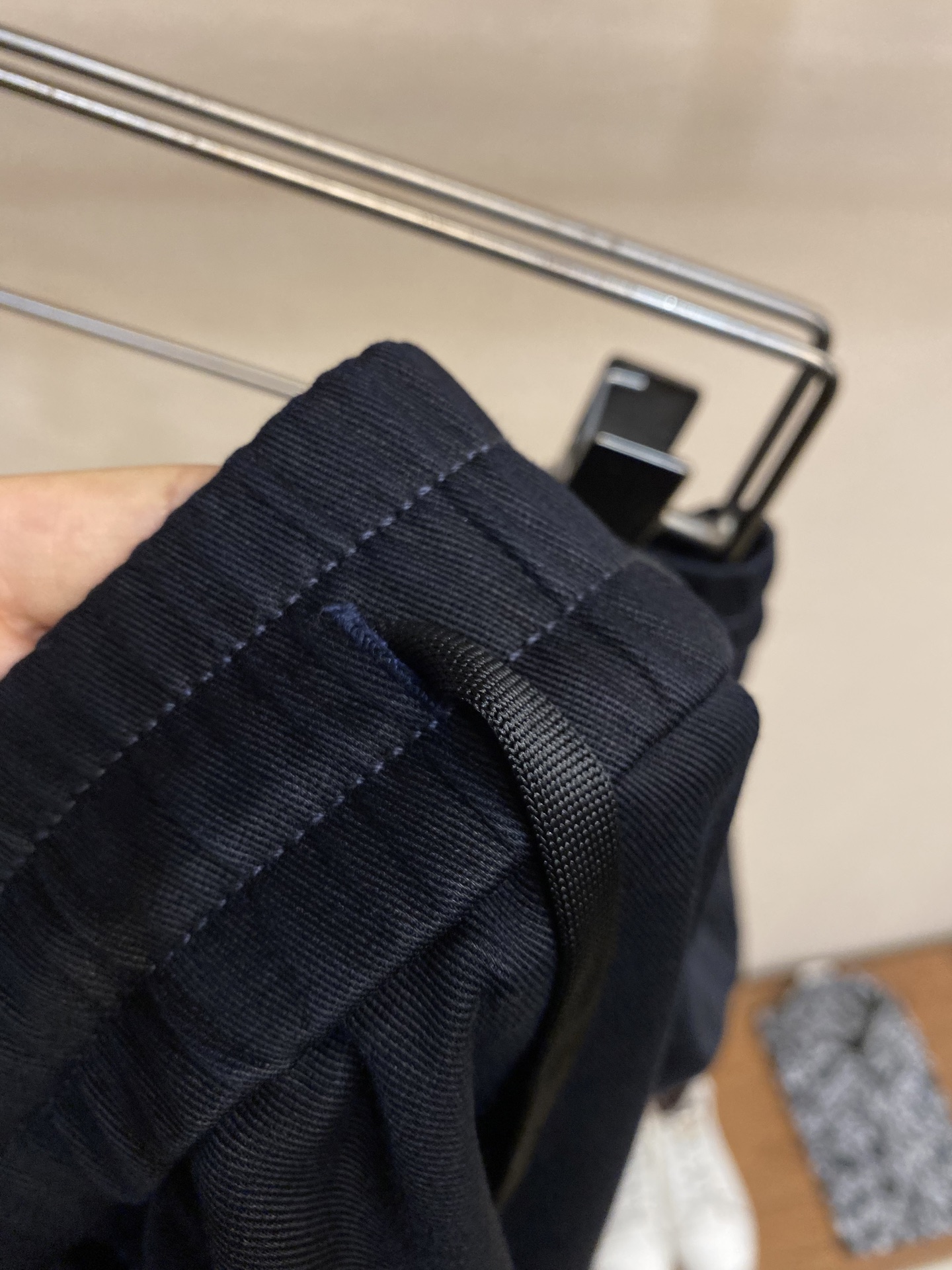 🌟🌟Dior，男士休闲裤👍 最新款上身版型无敌正！绝对可以闭眼收的一款此款裤子非常百搭，弹力腰围,日常上