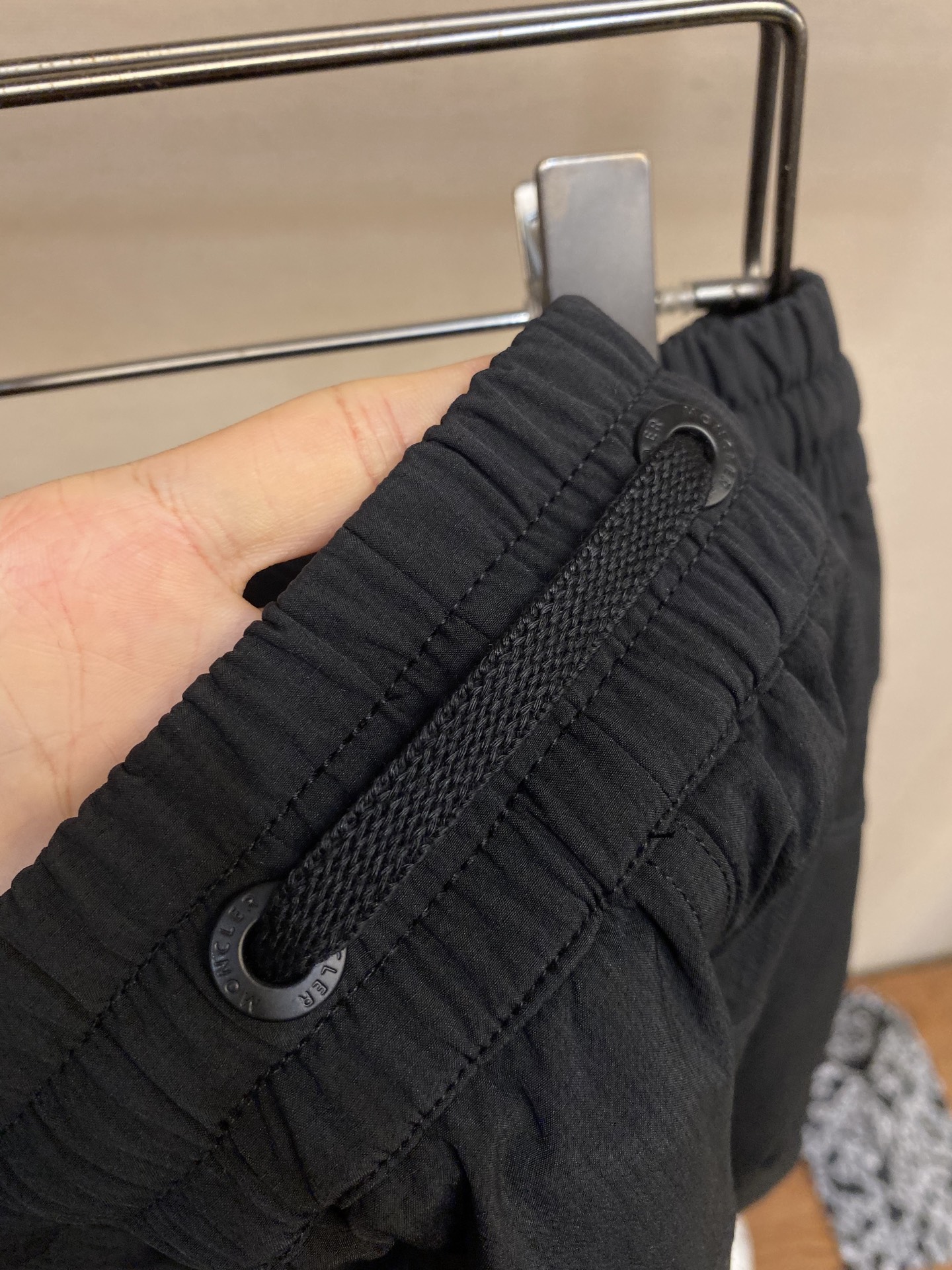 🌟🌟Moncler，男士休闲裤👍 最新款上身版型无敌正！绝对可以闭眼收的一款此款裤子非常百搭，弹力腰围,