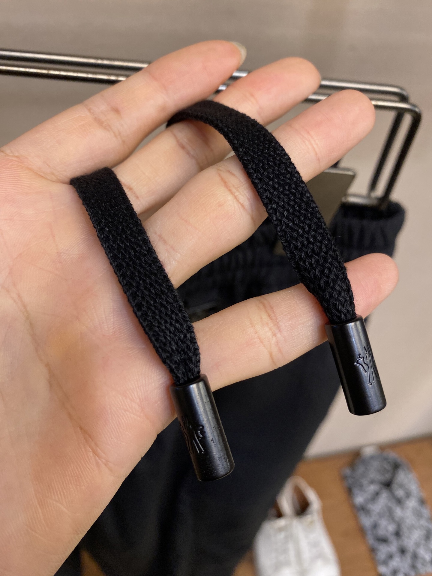 🌟🌟Moncler，男士休闲裤👍 最新款上身版型无敌正！绝对可以闭眼收的一款此款裤子非常百搭，弹力腰围,