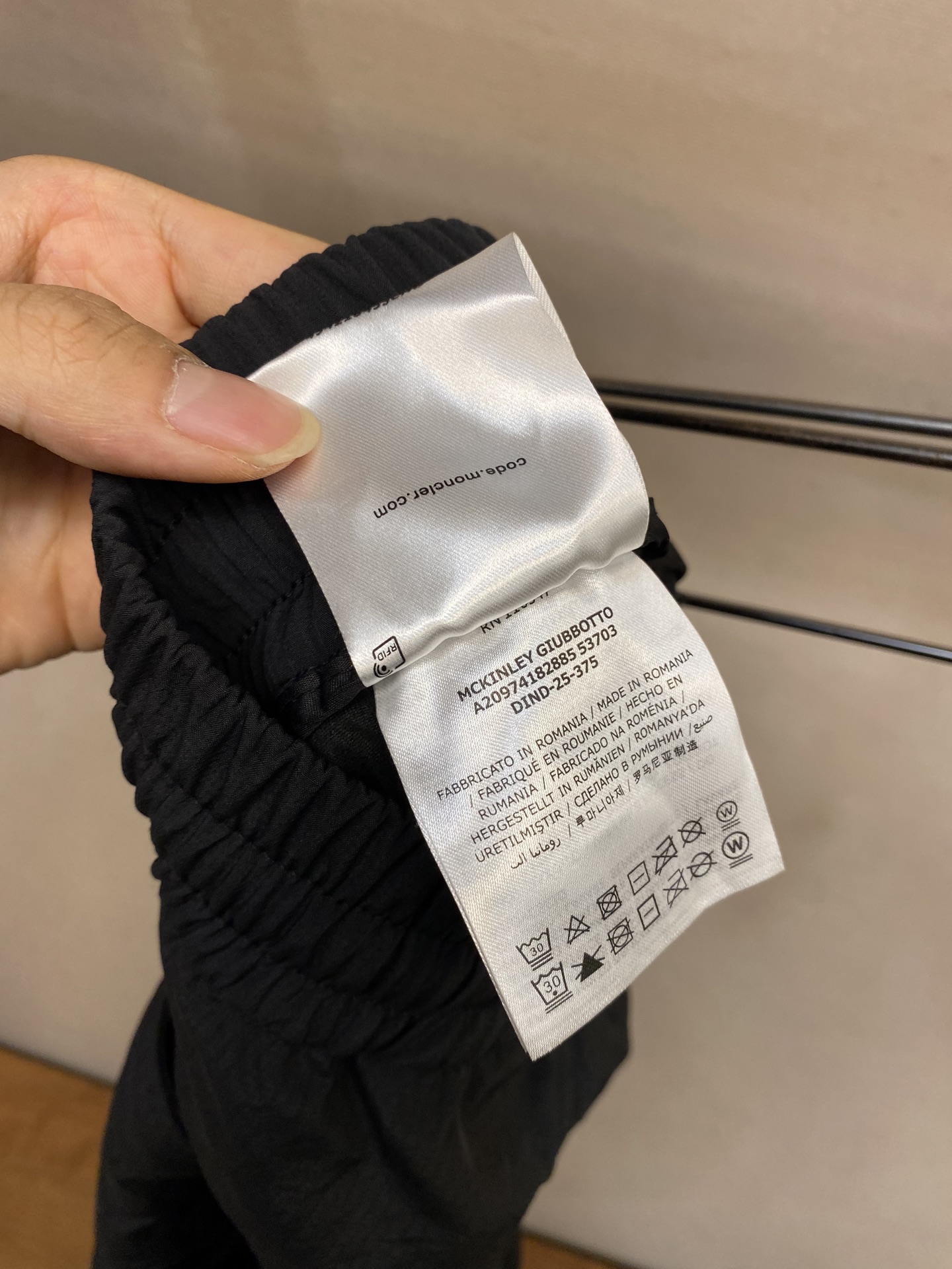 🌟🌟Moncler，男士休闲裤👍 最新款上身版型无敌正！绝对可以闭眼收的一款此款裤子非常百搭，弹力腰围,