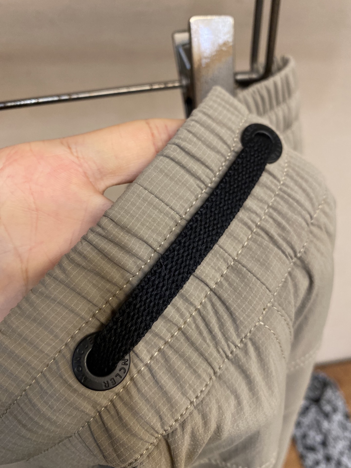 🌟🌟Moncler，男士休闲裤👍 最新款上身版型无敌正！绝对可以闭眼收的一款此款裤子非常百搭，弹力腰围,