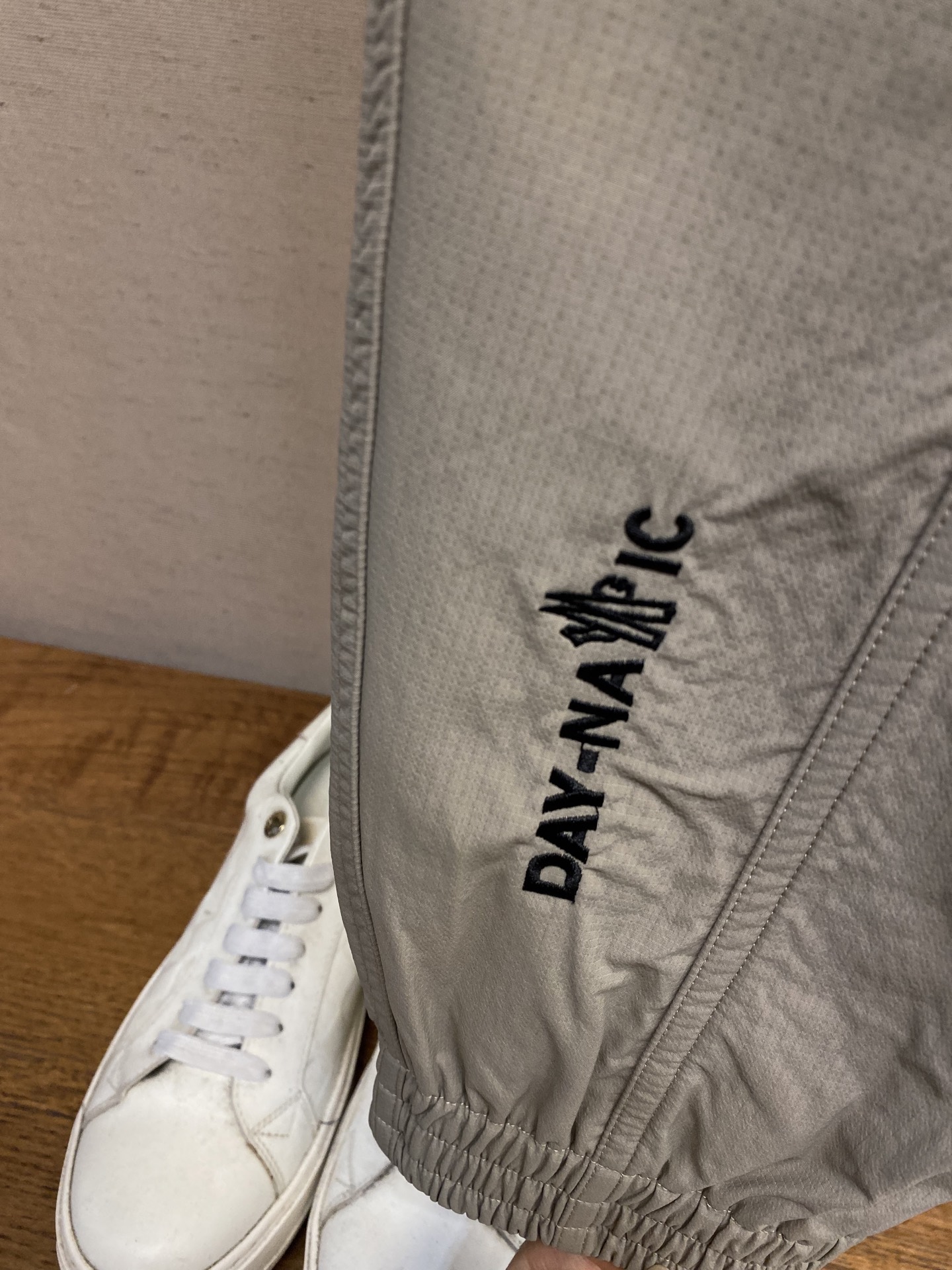 🌟🌟Moncler，男士休闲裤👍 最新款上身版型无敌正！绝对可以闭眼收的一款此款裤子非常百搭，弹力腰围,