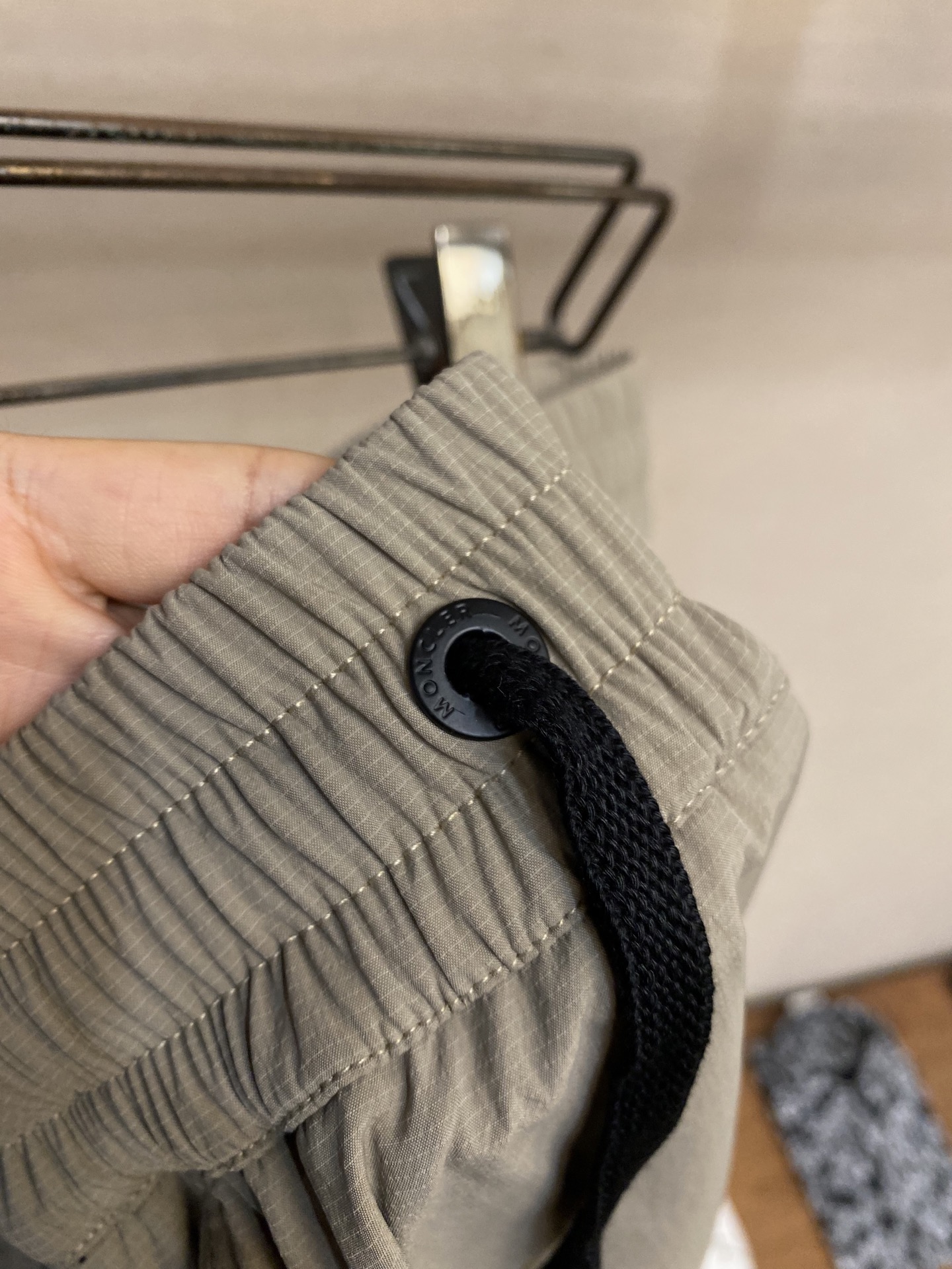 🌟🌟Moncler，男士休闲裤👍 最新款上身版型无敌正！绝对可以闭眼收的一款此款裤子非常百搭，弹力腰围,