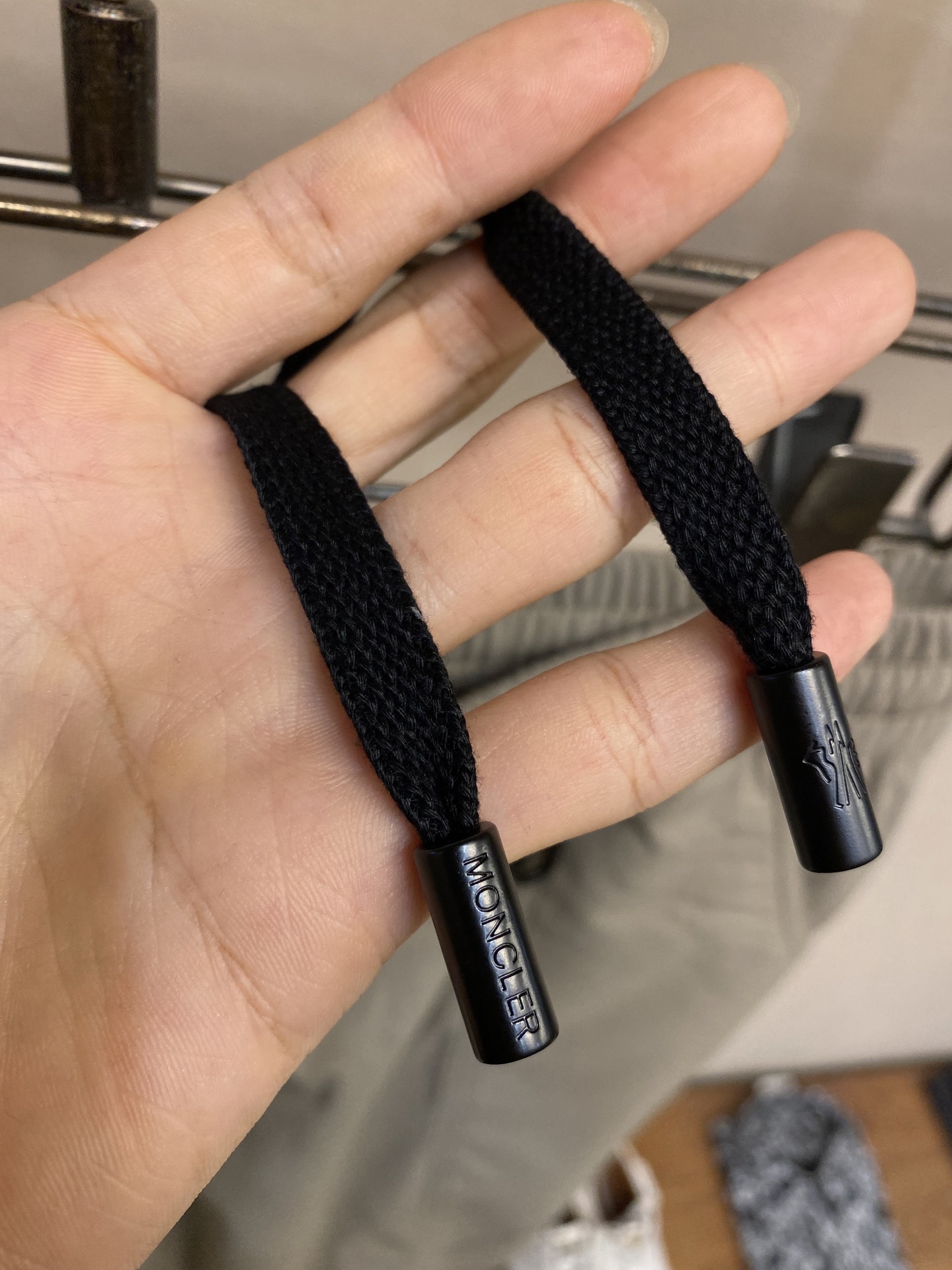 🌟🌟Moncler，男士休闲裤👍 最新款上身版型无敌正！绝对可以闭眼收的一款此款裤子非常百搭，弹力腰围,