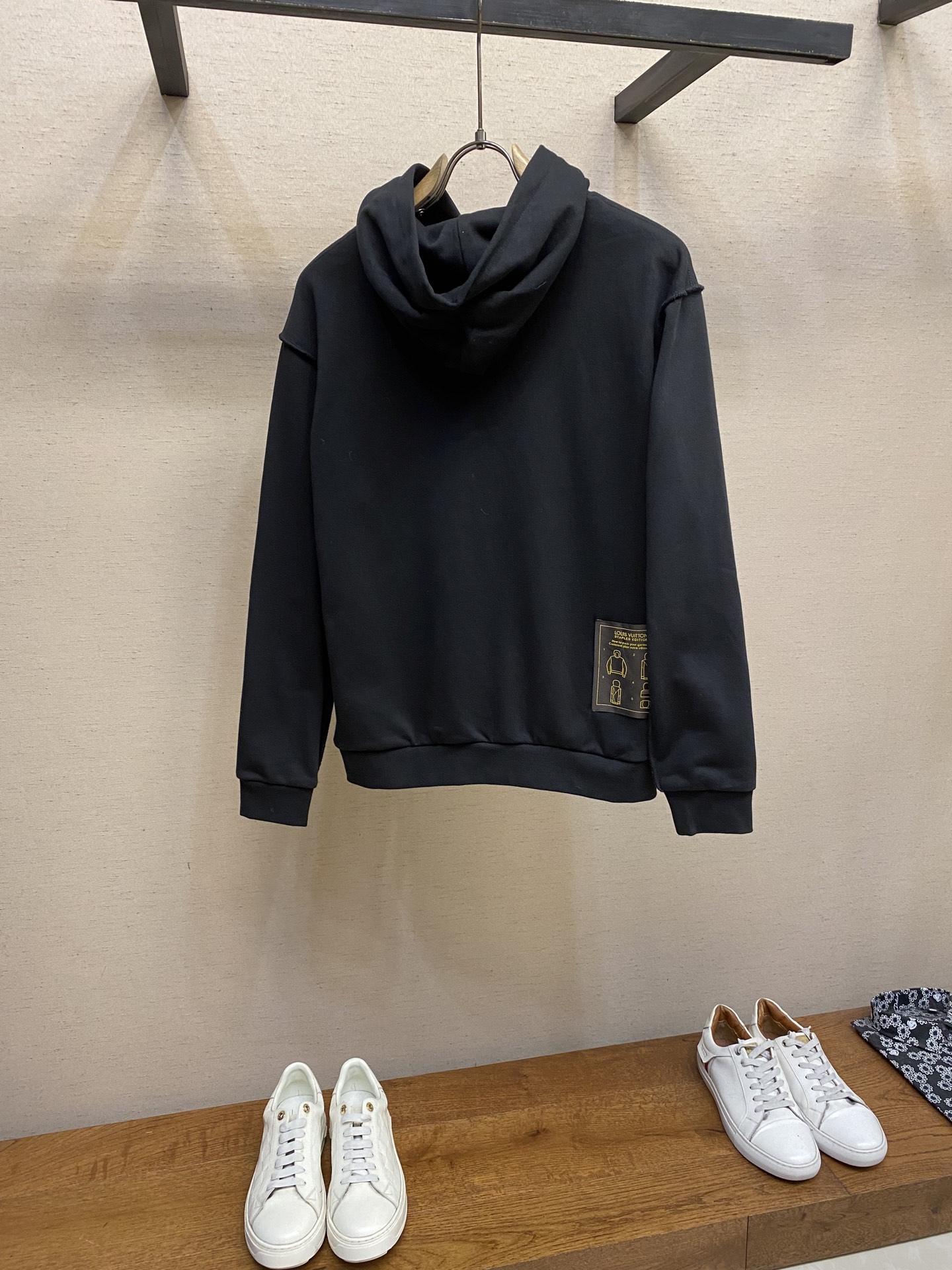 🌟🌟1V，纯色套头帽衫长袖卫衣，正品7899购入，潮牌双股360克抓毛卫衣料，2*2潮牌螺纹400克，机