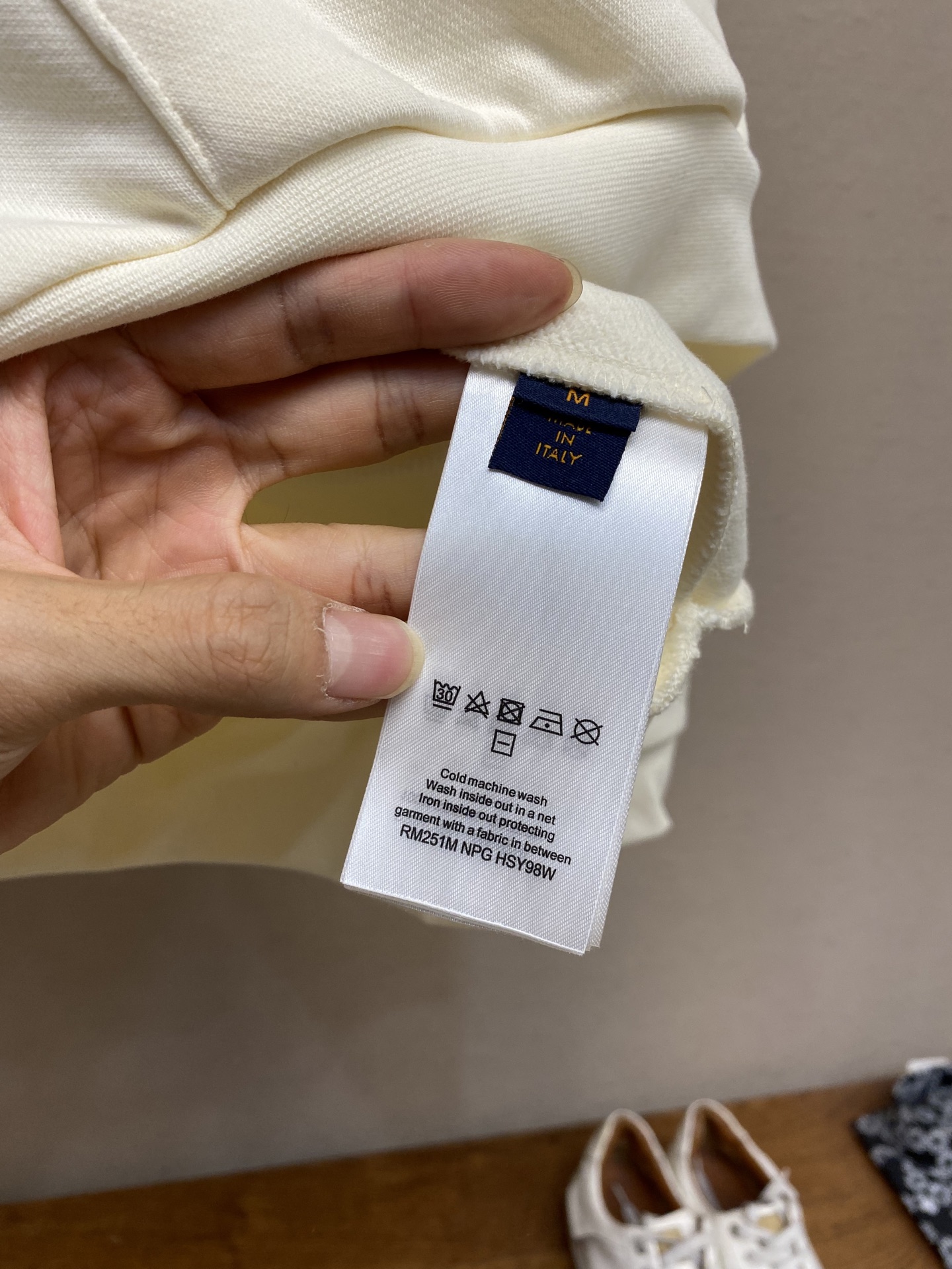 🌟🌟1V，纯色套头帽衫长袖卫衣，正品7899购入，潮牌双股360克抓毛卫衣料，2*2潮牌螺纹400克，机