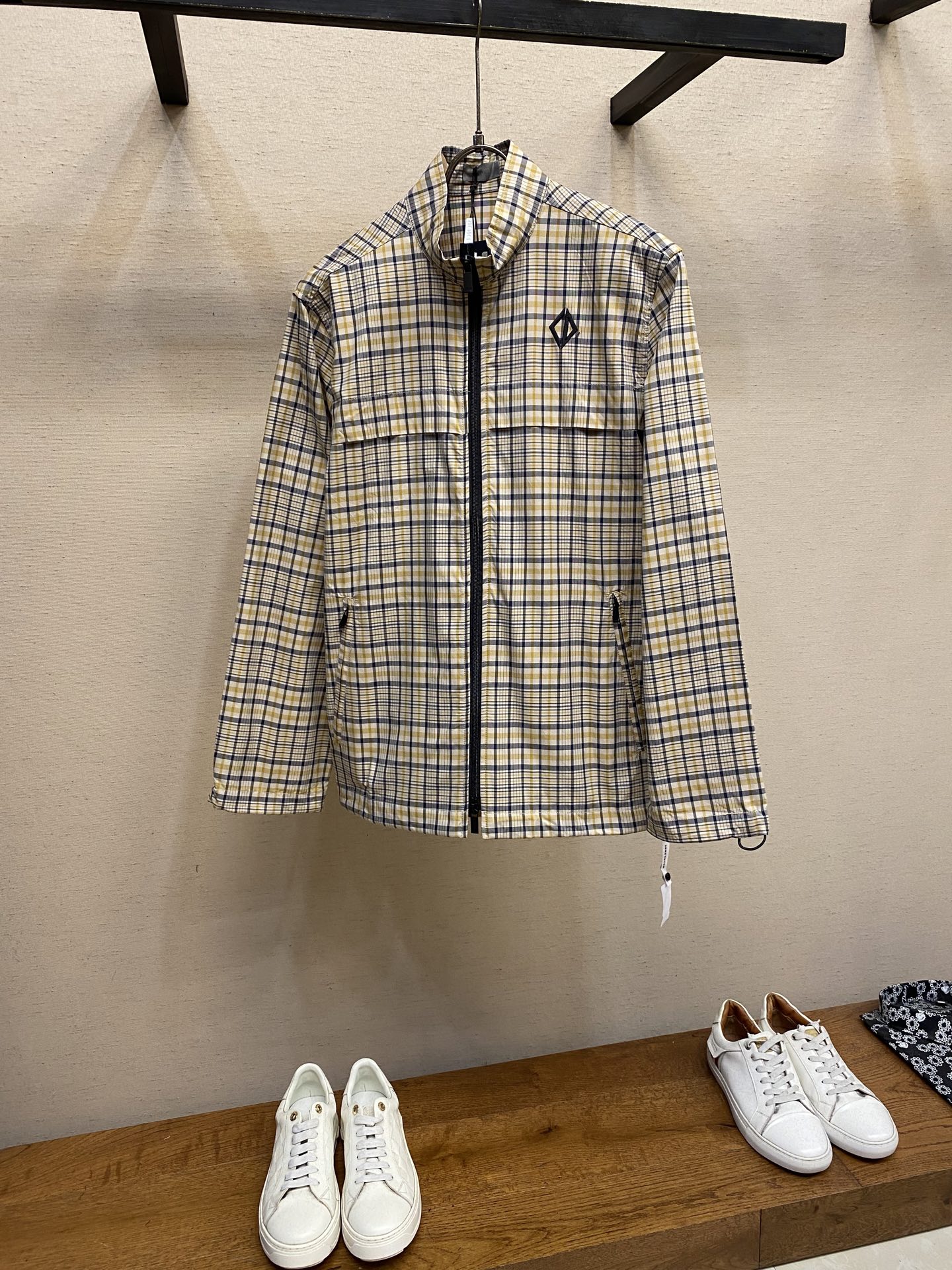 NO:522448,Dior, 25SS cotton blended fabric plaid pattern shirt, genuine 18500 purchase, custom plaid jacquard blended fabric, jacquard fabric, positioning cutting bed, imported embroidery, paste printing, custom 11 zipper, custom 11 corns, custom 11 spring buckle, custom 11 trademark, fitting version Size S-XL,,dior,shirts,alexander wang19860909Dior,25SS棉质混纺面料格子图案衬衫,正品18500购入,定制格子提花混纺面料,提花面料,定位裁床,进口刺绣,胶浆印花,定制11拉链,定制11鸡眼,定制11弹簧扣,定制11商标,合身版型 尺码S-XL,,dior,shirts,alexander wang,Men's clothing