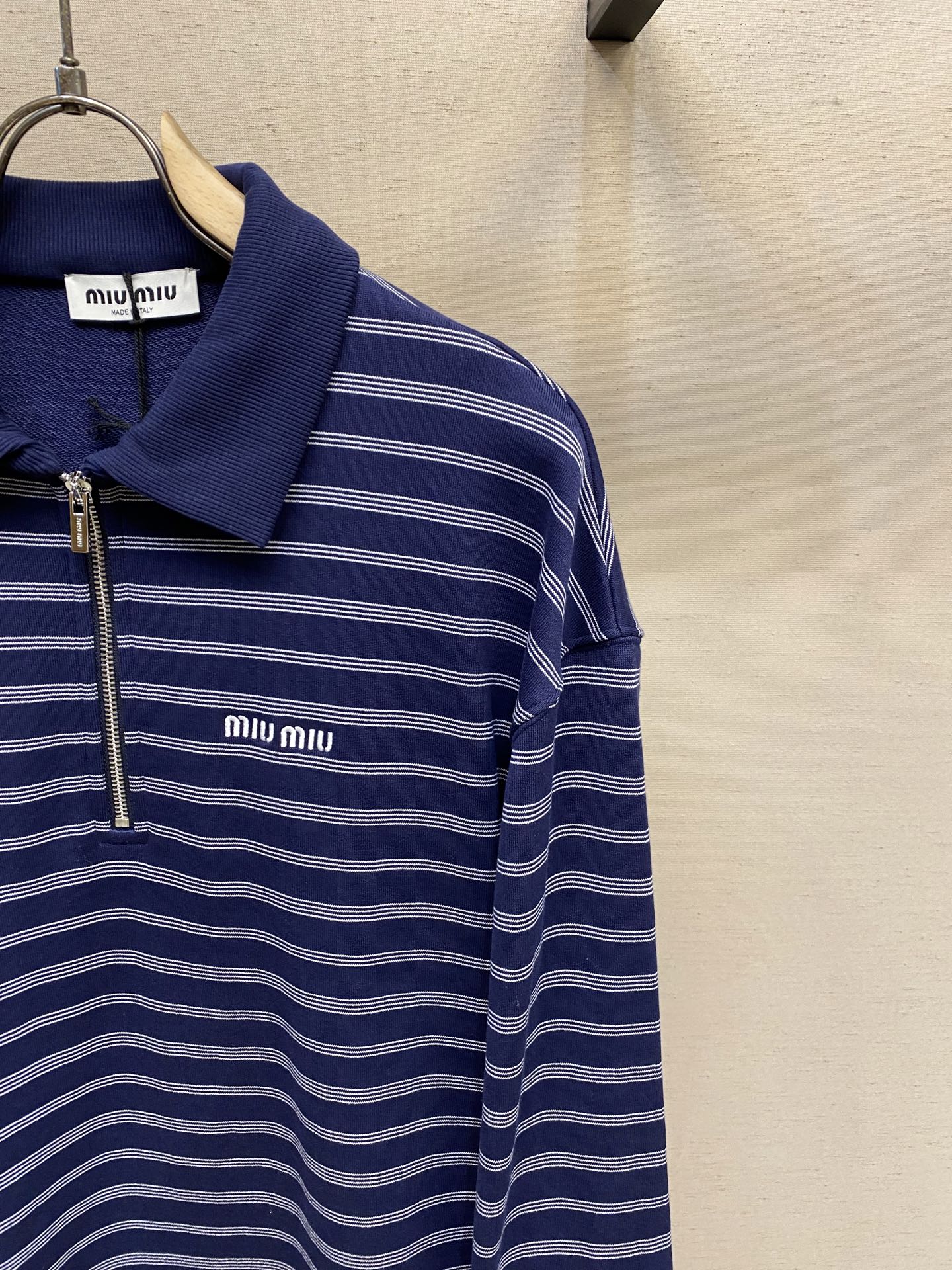 🌟🌟Miu Miu 25SS条纹拉链POLO衫，正品14700购入开发，定制定染50支纱线条纹卫衣料38