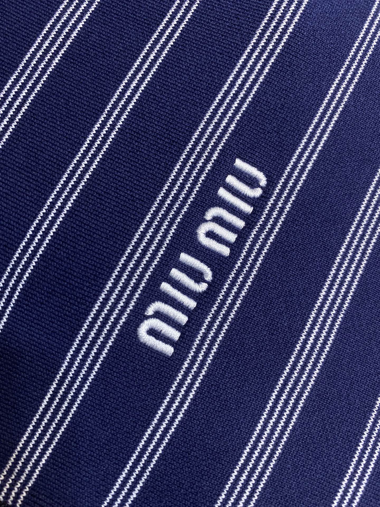 🌟🌟Miu Miu 25SS条纹拉链POLO衫，正品14700购入开发，定制定染50支纱线条纹卫衣料38