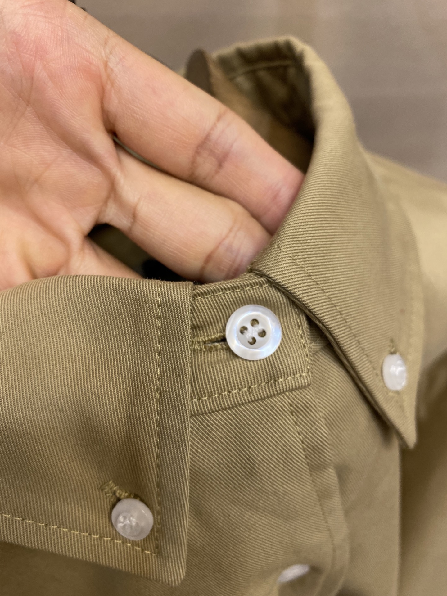 🌟🌟Miu Miu 纯色单排扣长袖夹克外套，正品19534购入开发，定制定染高密度斜纹棉质布，人丝里布，