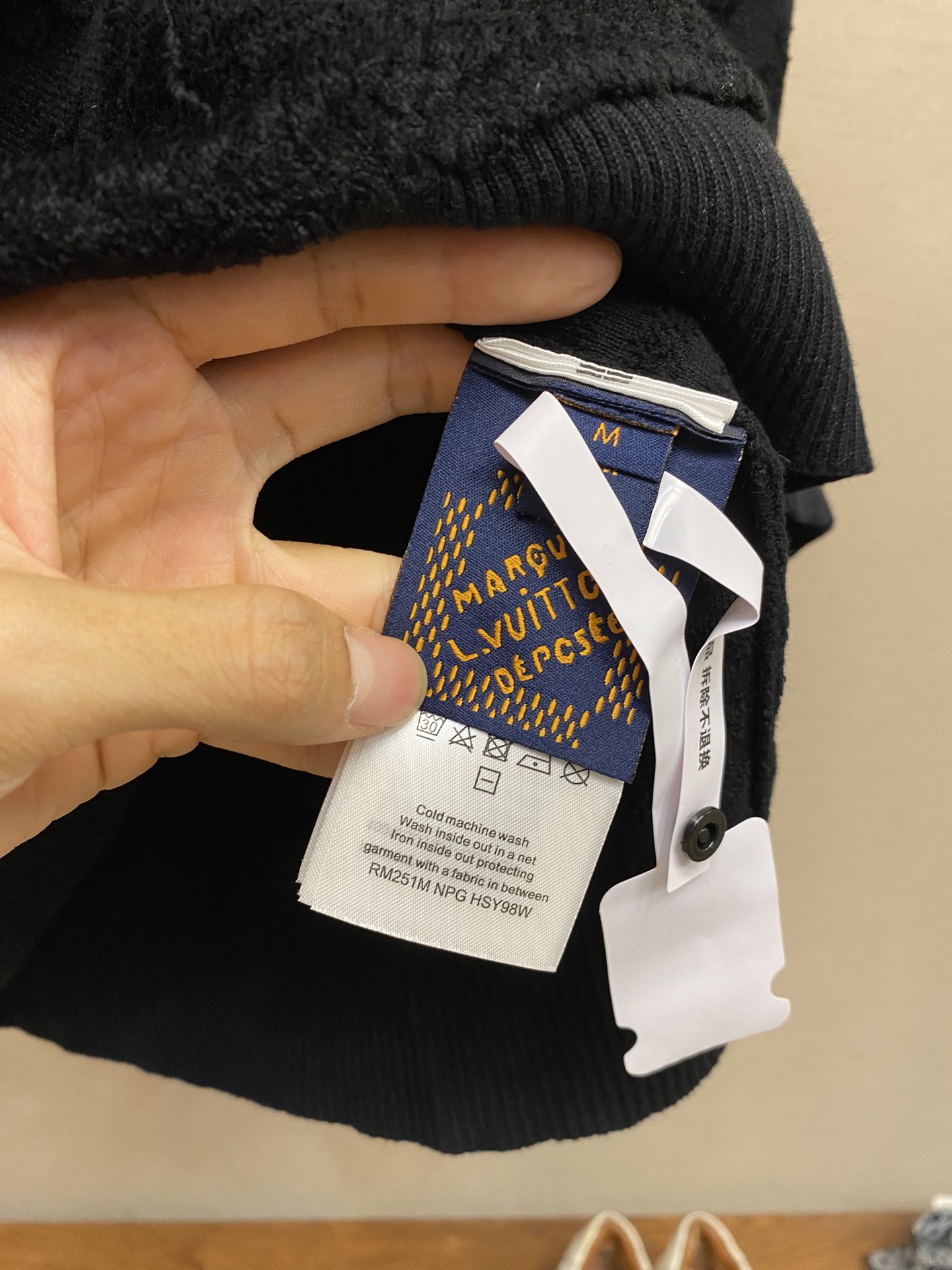 🌟🌟1V、提花连帽长袖卫衣，正品14999购入开发，60支高品精疏棉纱，18支人棉蜈蚣松纱，采用日本进口