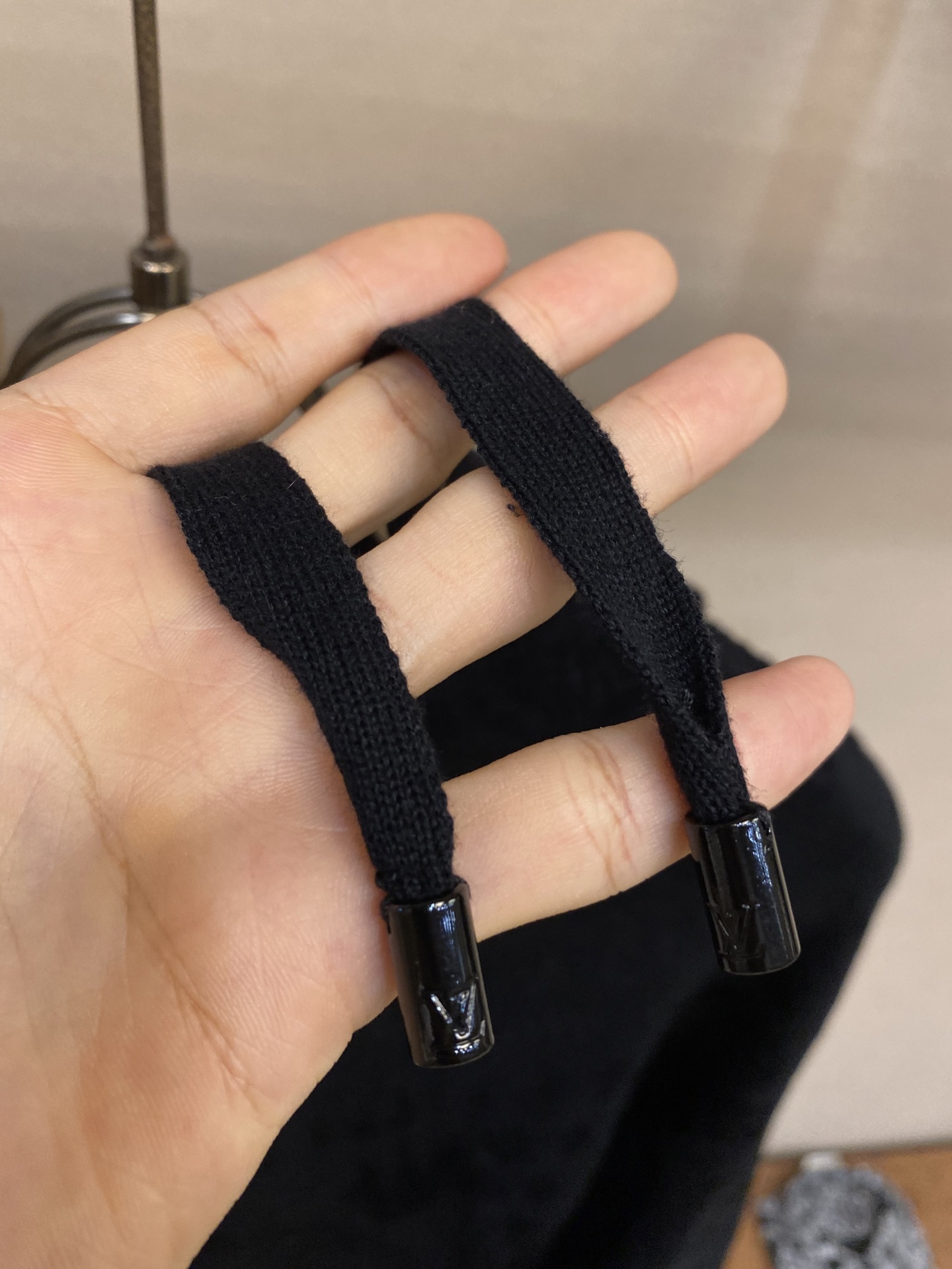 🌟🌟1V、提花连帽长袖卫衣，正品14999购入开发，60支高品精疏棉纱，18支人棉蜈蚣松纱，采用日本进口