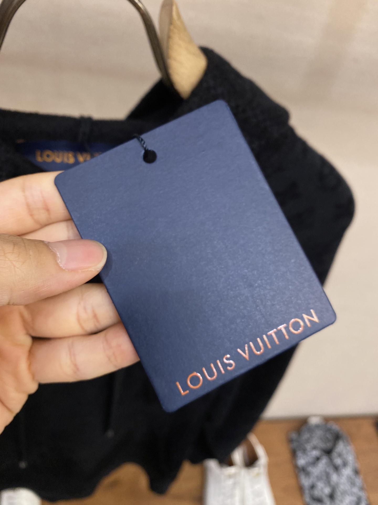 🌟🌟1V、提花连帽长袖卫衣，正品14999购入开发，60支高品精疏棉纱，18支人棉蜈蚣松纱，采用日本进口