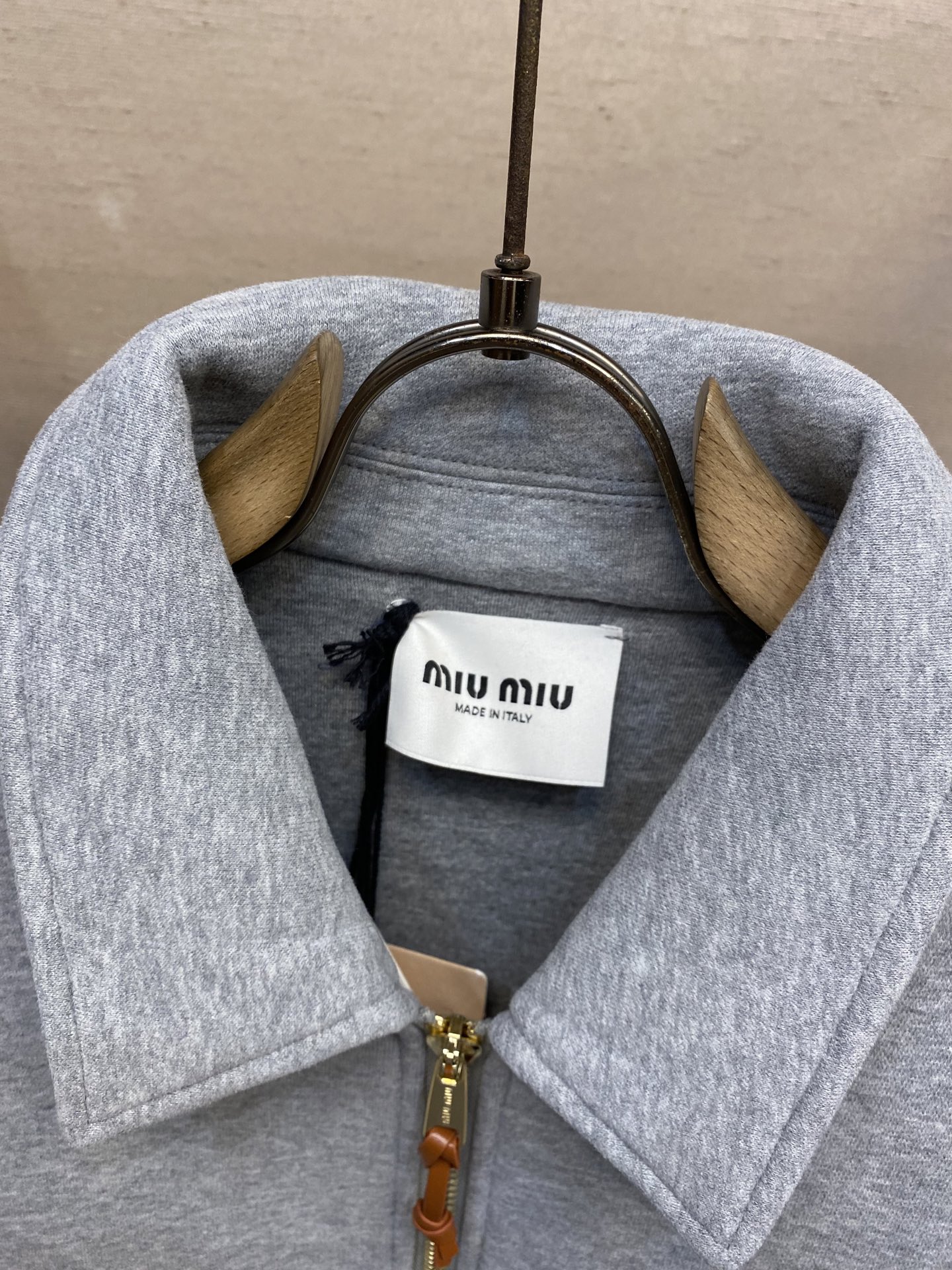 🌟🌟Miu Miu 棉质平纹针织夹克，正品25400购入开发，680克平纹复合面料 2*2潮牌螺纹440