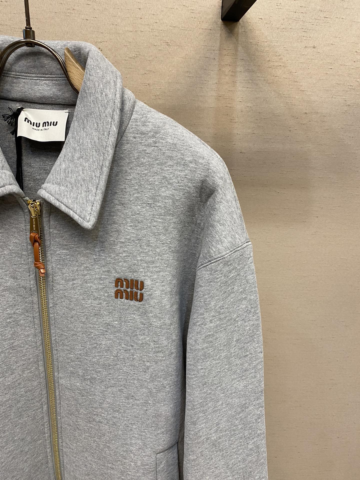 🌟🌟Miu Miu 棉质平纹针织夹克，正品25400购入开发，680克平纹复合面料 2*2潮牌螺纹440