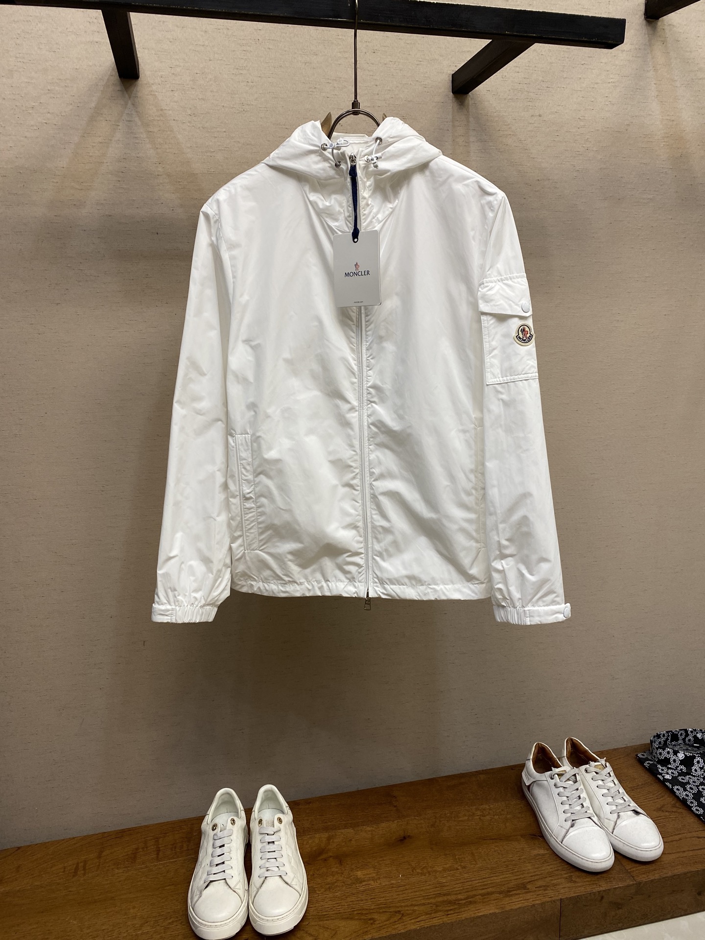 🌟🌟Moncler，2025新款男士休闲定制夹克外套。穿上简约干练的休闲外套，瞬间重回时髦霸气，又是活力