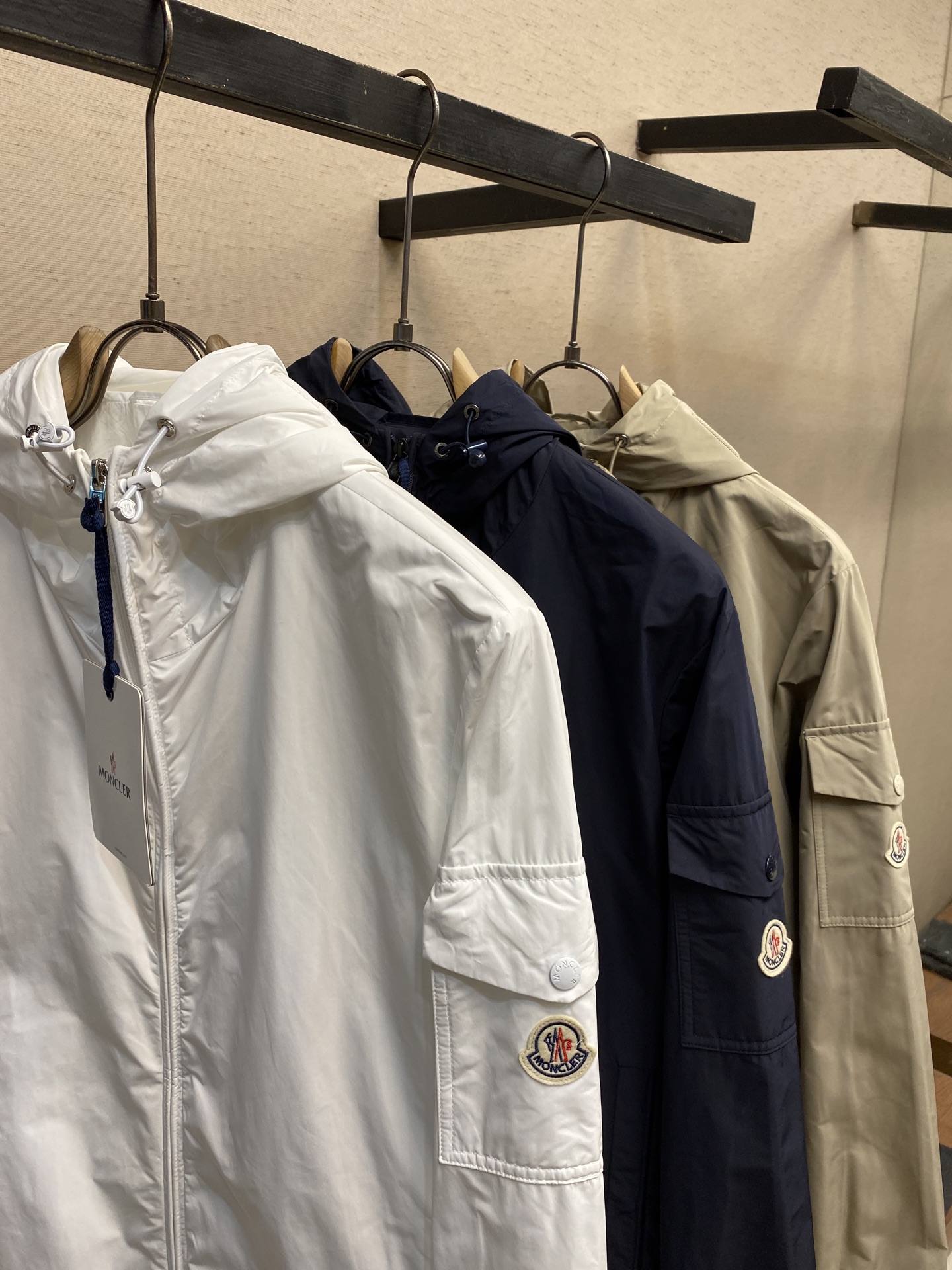 🌟🌟Moncler，2025新款男士休闲定制夹克外套。穿上简约干练的休闲外套，瞬间重回时髦霸气，又是活力