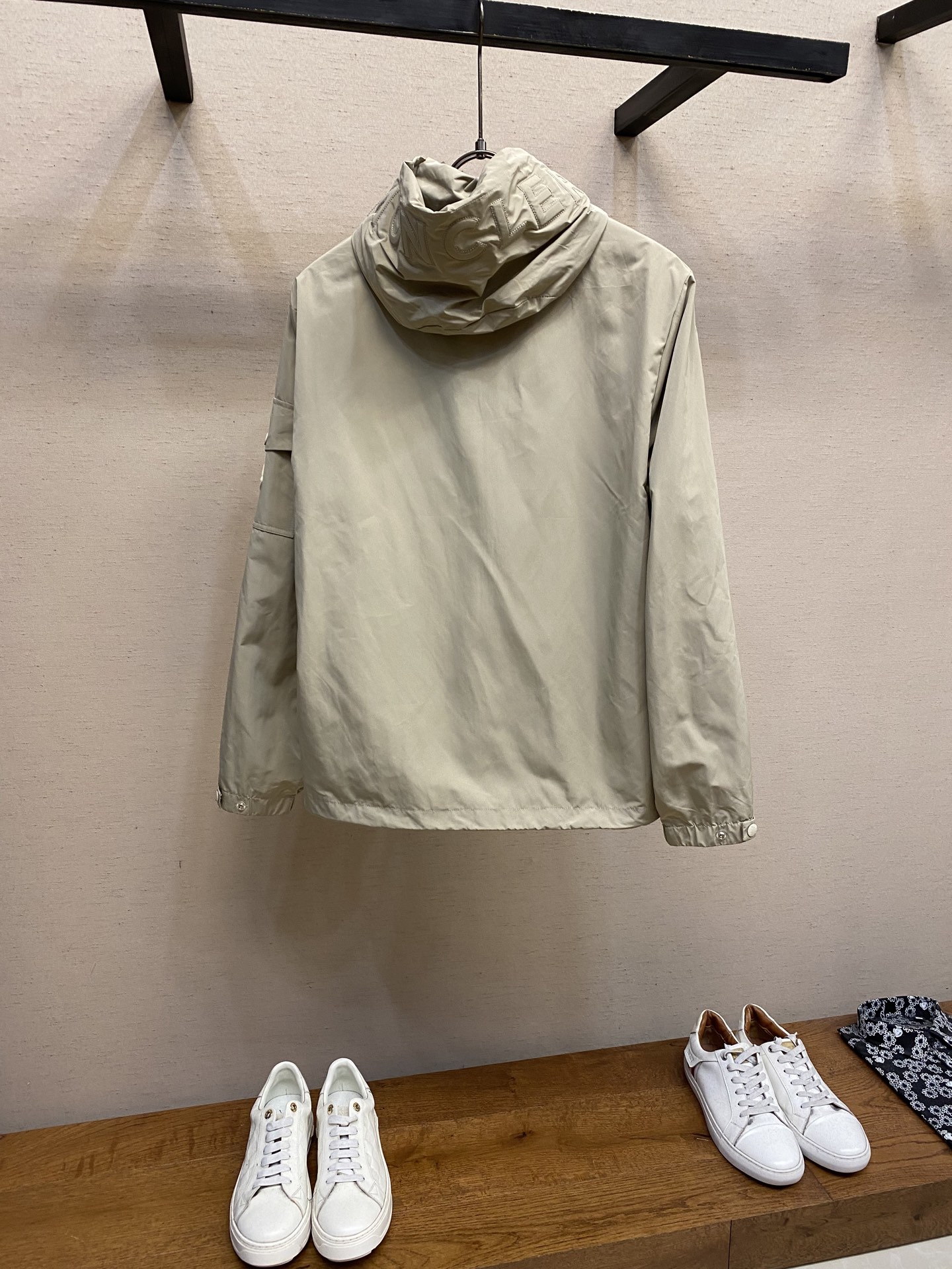 🌟🌟Moncler，2025新款男士休闲定制夹克外套。穿上简约干练的休闲外套，瞬间重回时髦霸气，又是活力