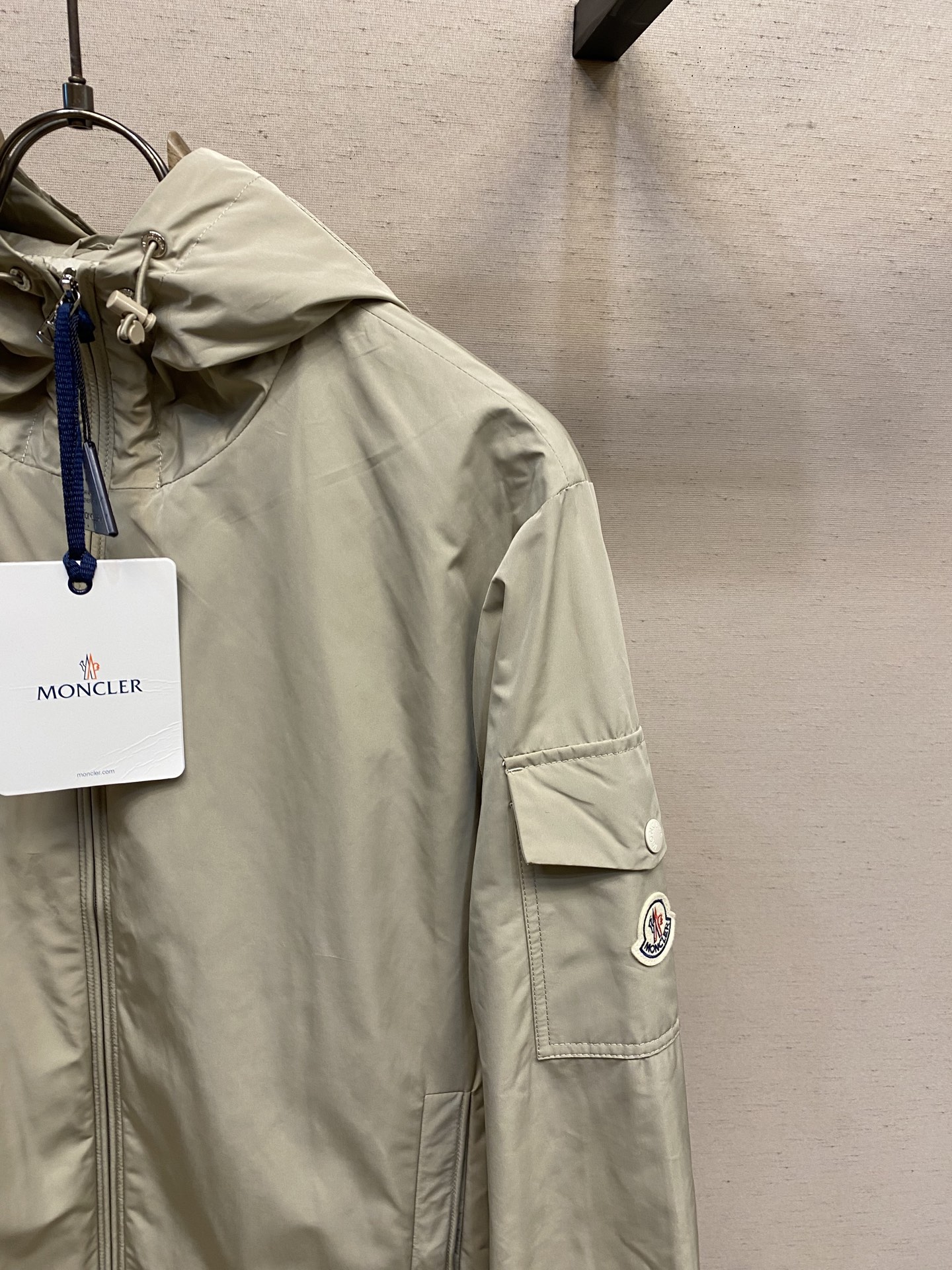 🌟🌟Moncler，2025新款男士休闲定制夹克外套。穿上简约干练的休闲外套，瞬间重回时髦霸气，又是活力
