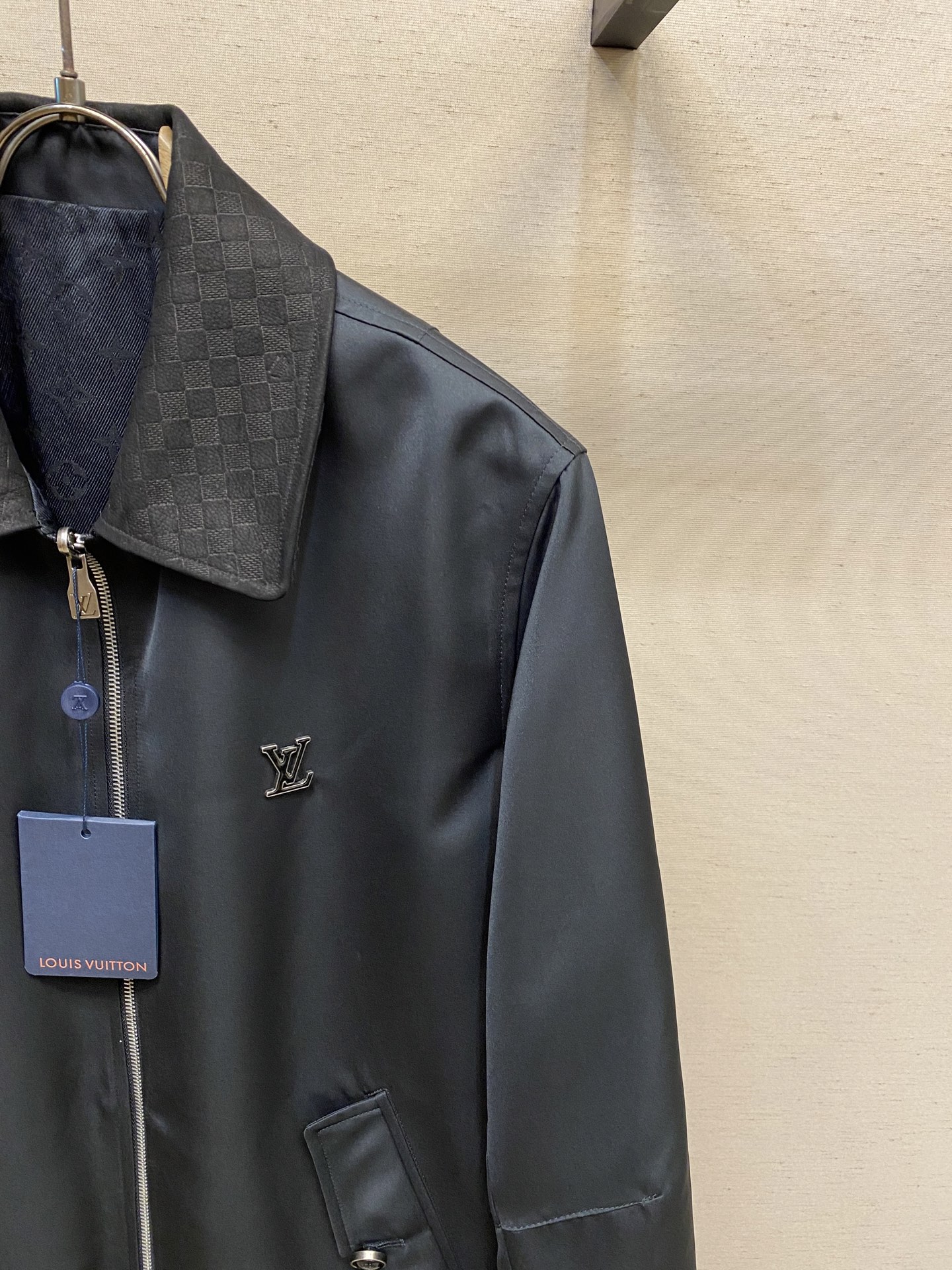 🌟🌟1V，驴家 2025秋冬爆款，双面魔法！这件夹克，让经典与优雅一键切换！今天必须给你们安利这件让我惊