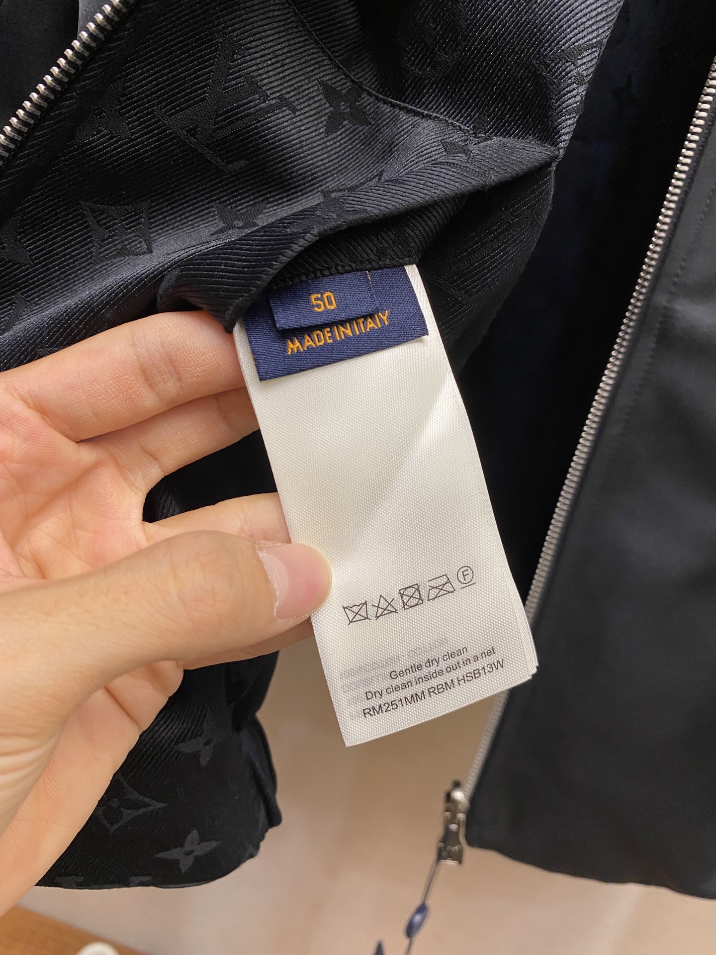 🌟🌟1V，驴家 2025秋冬爆款，双面魔法！这件夹克，让经典与优雅一键切换！今天必须给你们安利这件让我惊