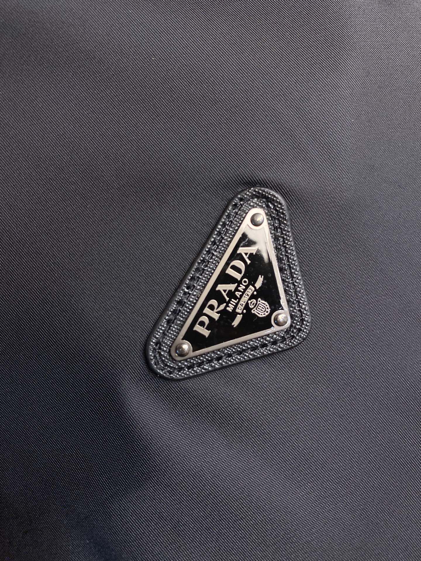 🌟🌟Prada，2025新款男士休闲定制夹克外套。穿上简约干练的休闲外套，瞬间重回时髦霸气，又是活力满满