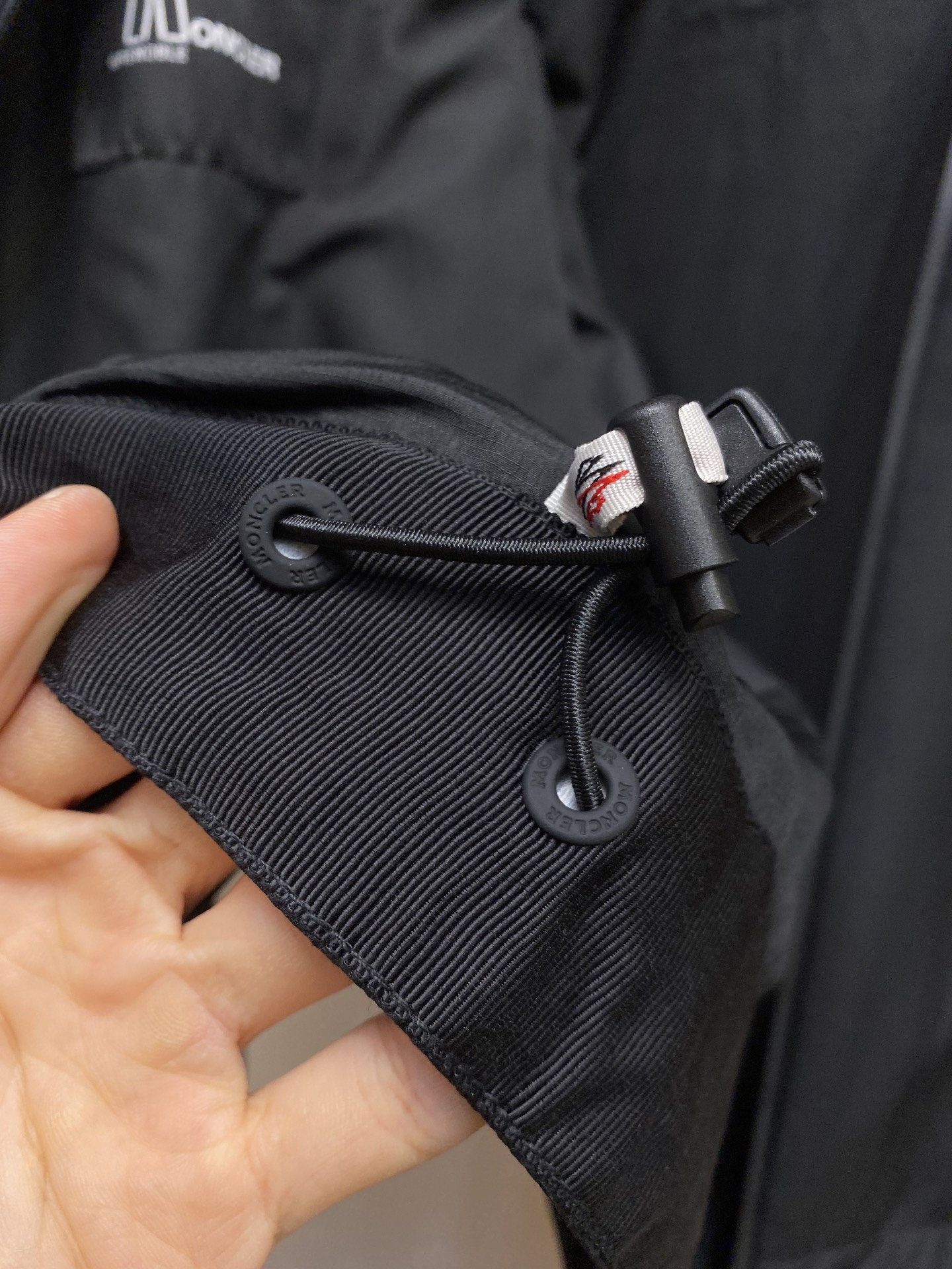 🌟🌟Moncler，2025新款男士休闲定制夹克外套。穿上简约干练的休闲外套，瞬间重回时髦霸气，又是活力