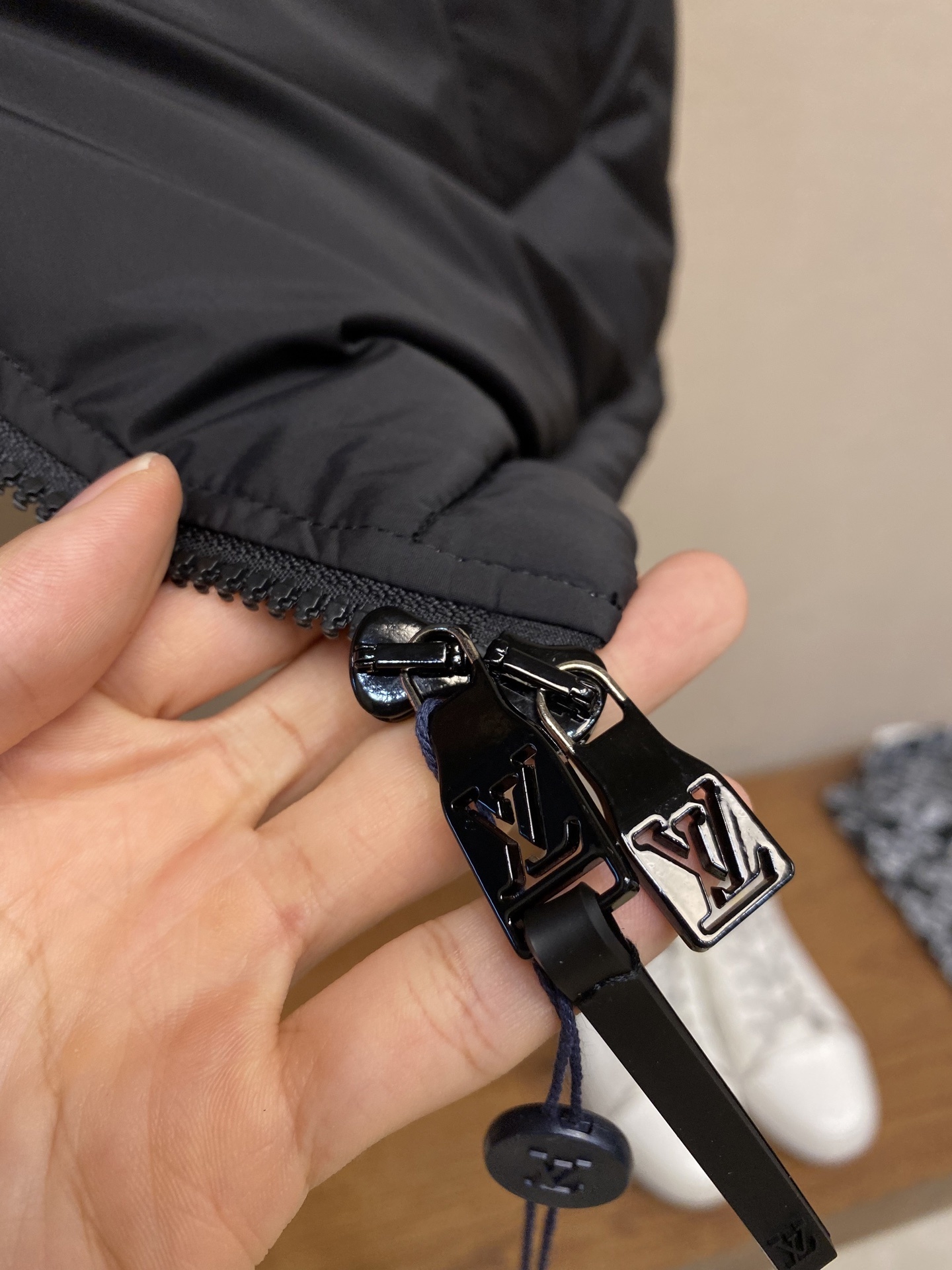 🌟🌟1V,秋冬新款 羽绒服马甲外套,版型是时尚 A字廓形,具有超级好的包容性,能很好的修身身材,调整比例