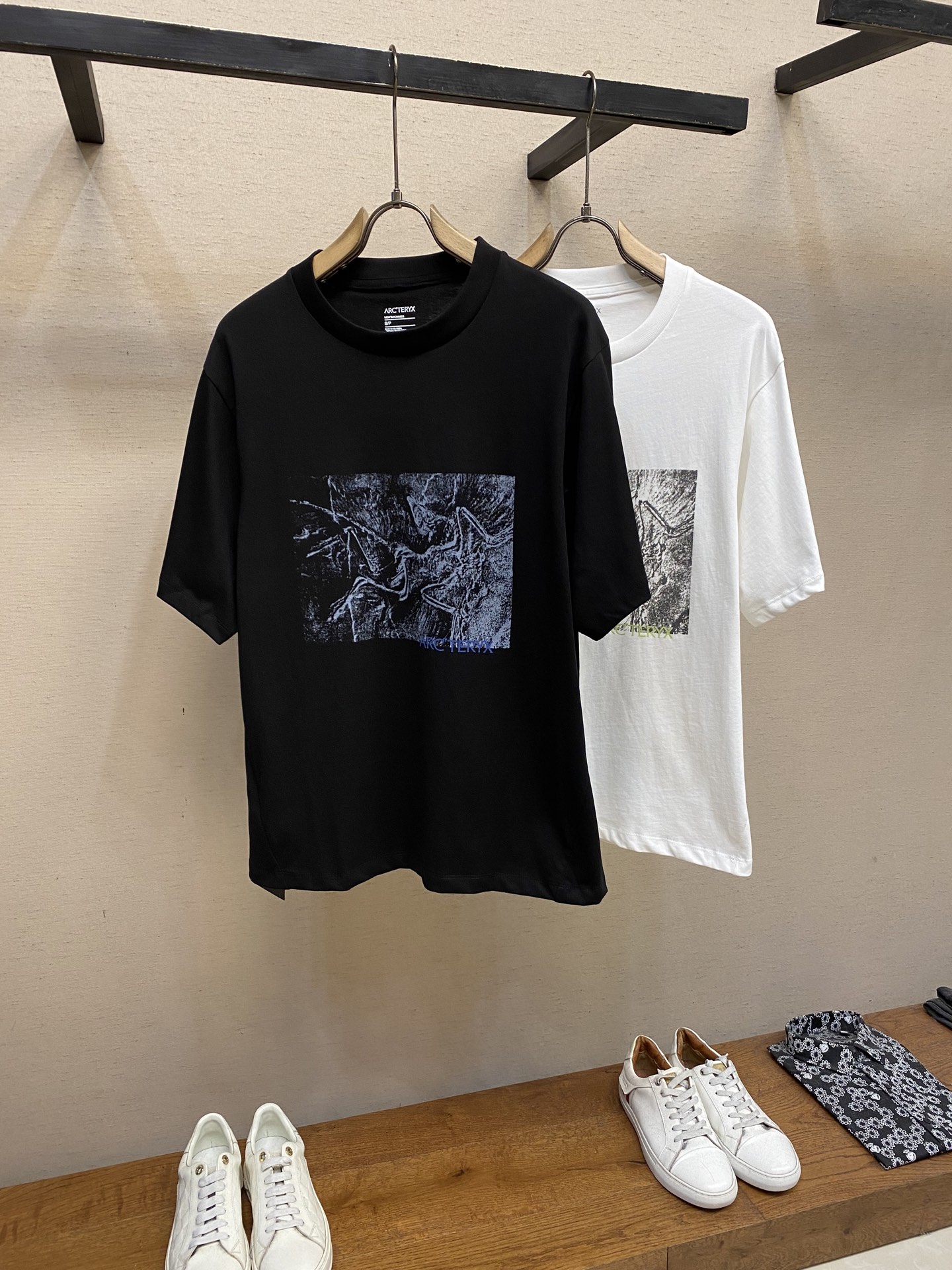 🌟🌟Arctery，2025新款 官网同步 涂鸦直喷，男女同款 短袖t恤定制120克100％双纱纯棉面料